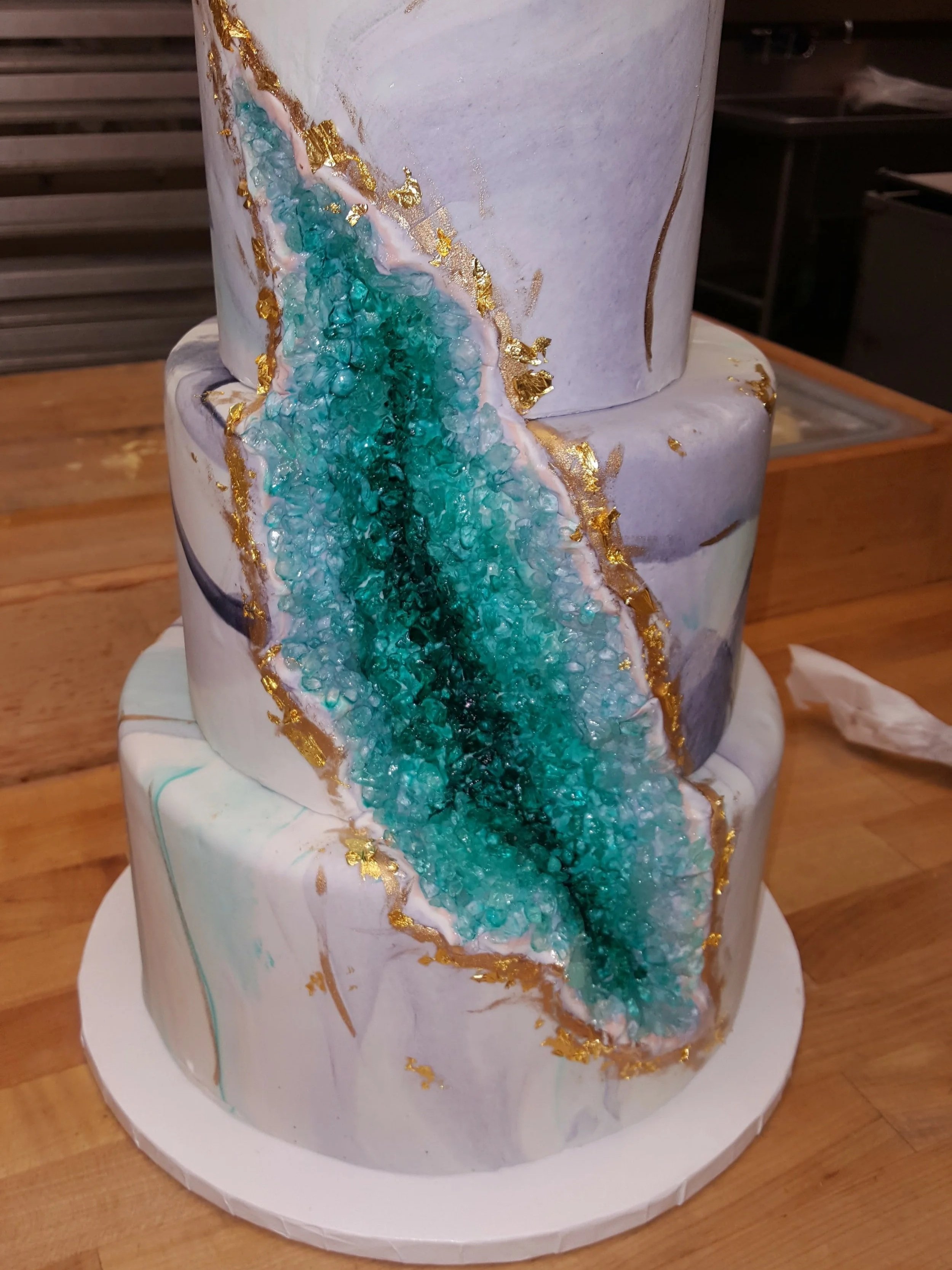 custom-geode-cake-long-beach