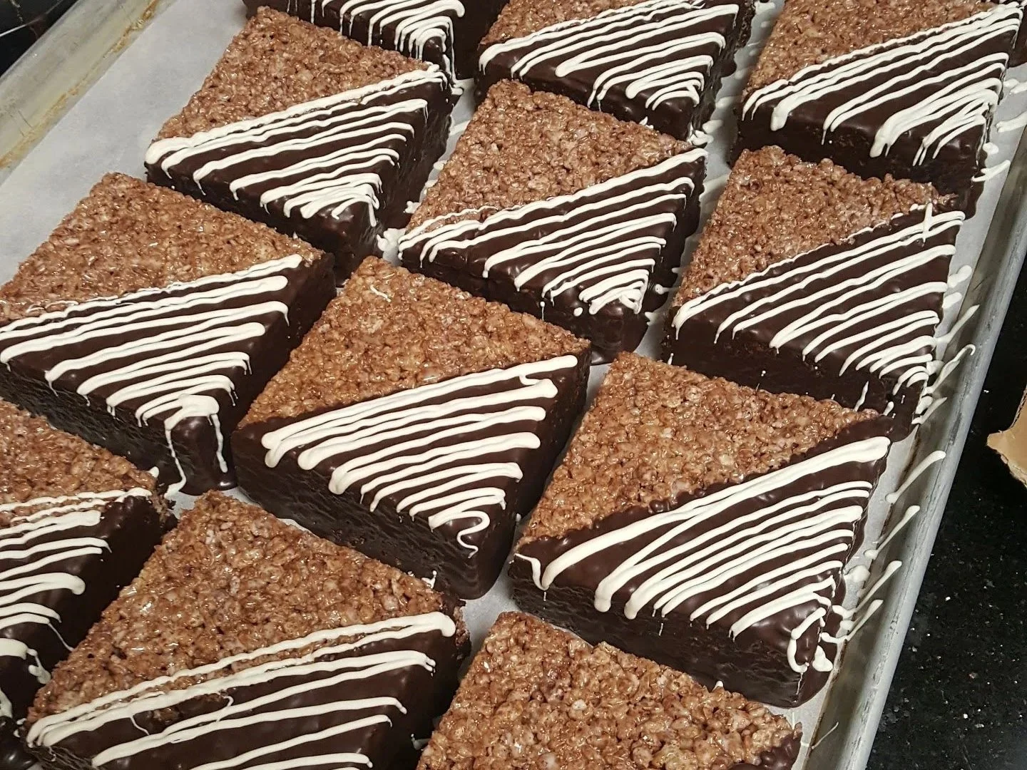 chocolate-rice-krispies-catering