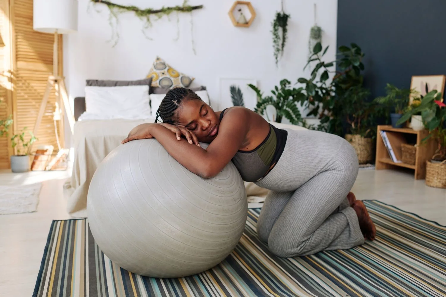 What are the Best Pelvic Positions For Giving Birth?