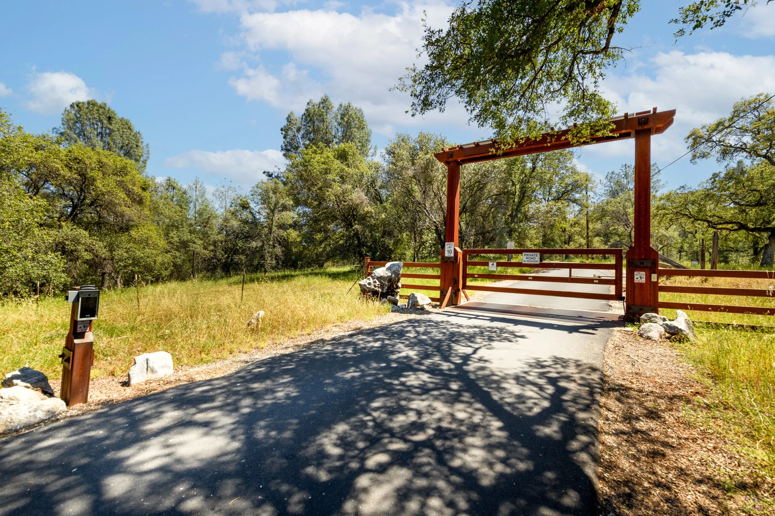 Private gated entry to luxury ranch estate in Vallecito California