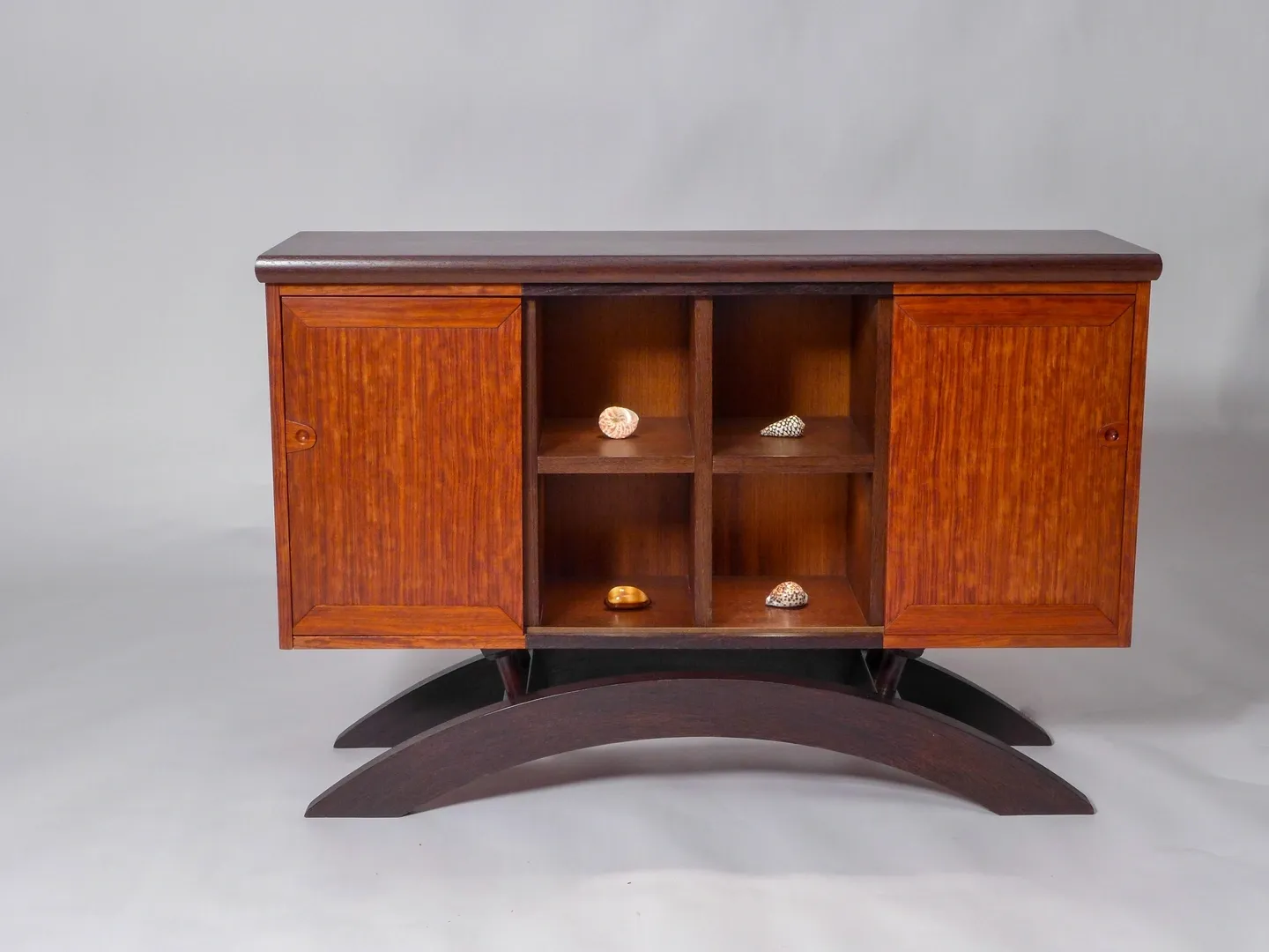 SIDEBOARD

bubinga & wenge