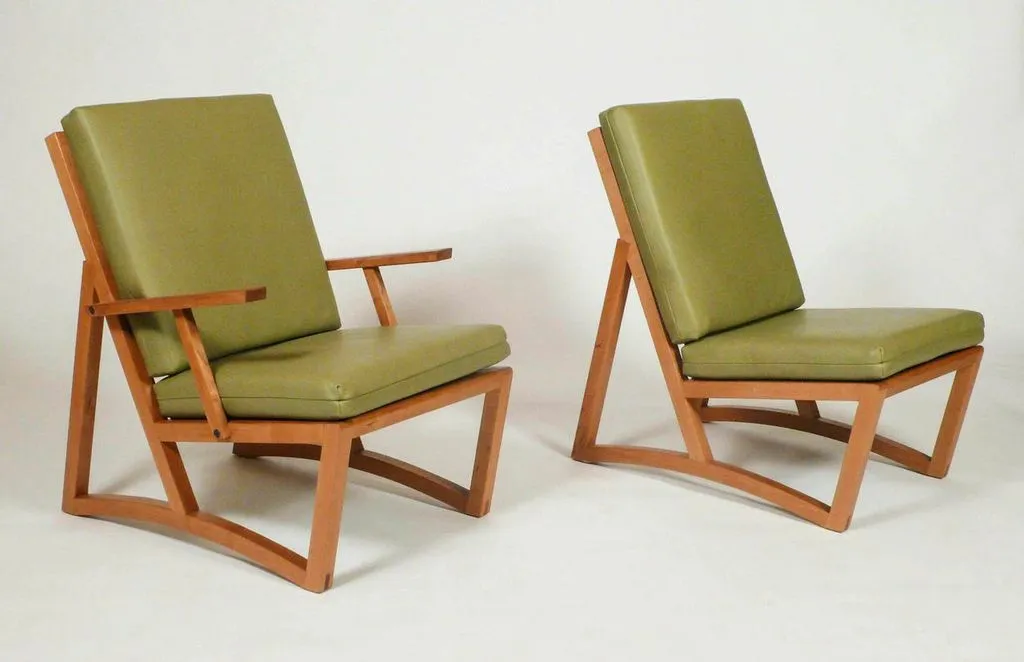 JOINABLE CHAIR

cherry & leather seperated