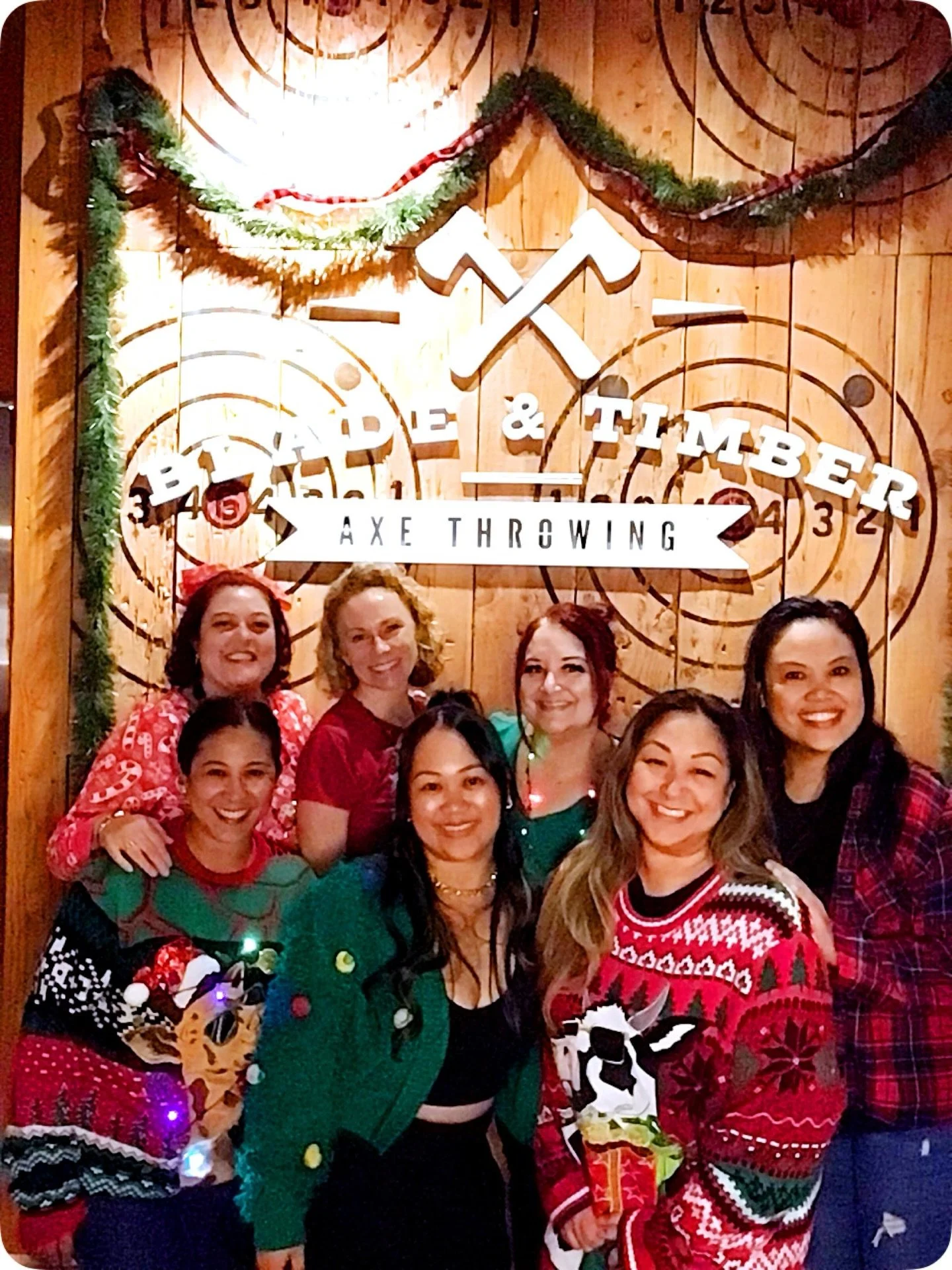 🎄BDM-MAS KINE TINGZ! Finally a nice planned outting straight out the group chat. A sisterhood created around the same mission to give back.

✨Thank you all for making 2025 such a memorable one, looking forward to 2026!

💖XoXo, Yo Mamaz

#Hawaii #No