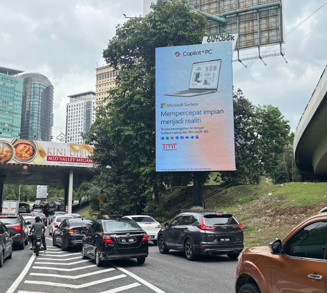 30ft x 20ft digital screen located in one of the busiest locations in Old Klang Road, towards Mid Valley Megamall Kuala Lumpur.