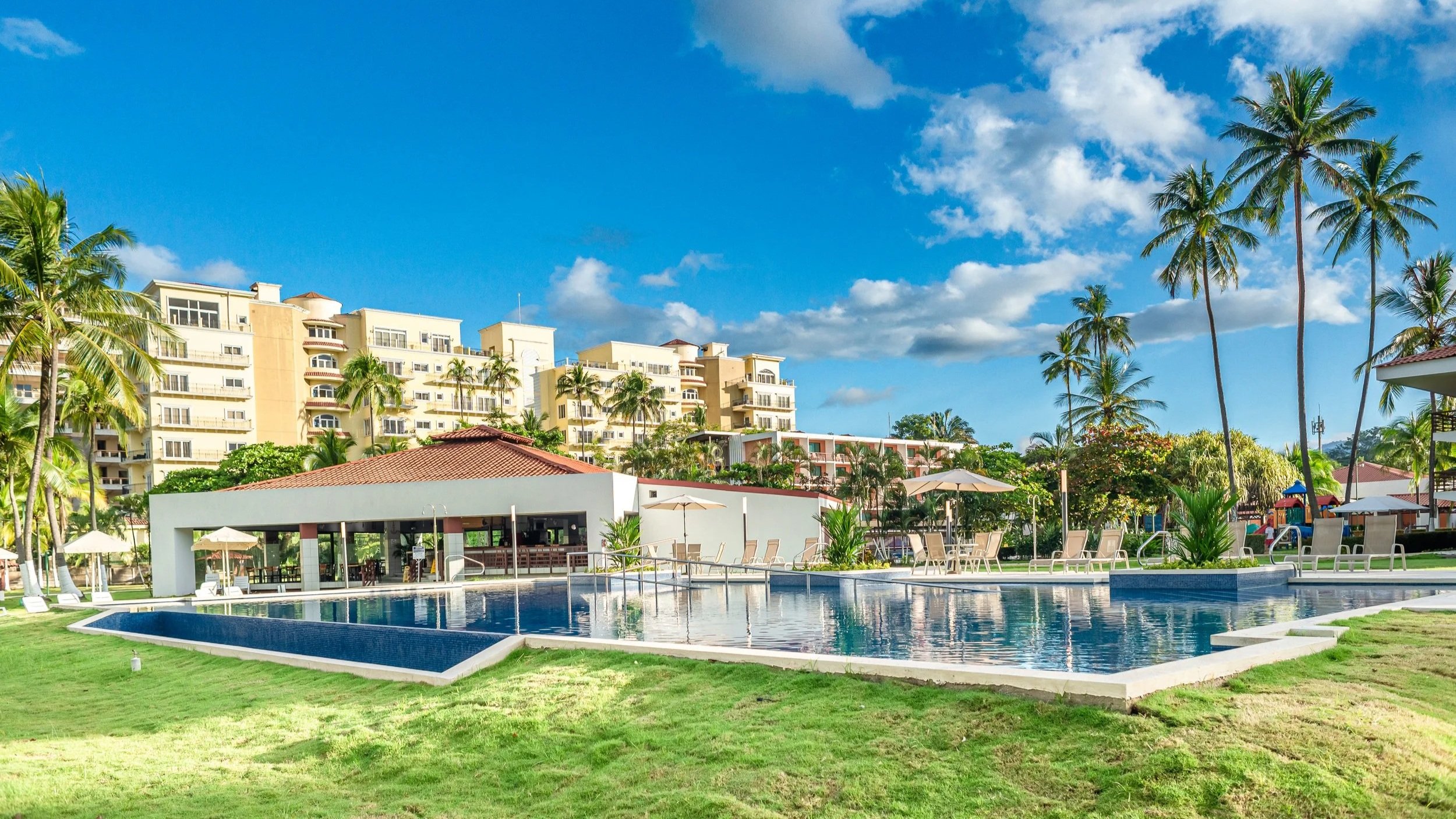 Best Western_Jacó_Piscina_002.jpg