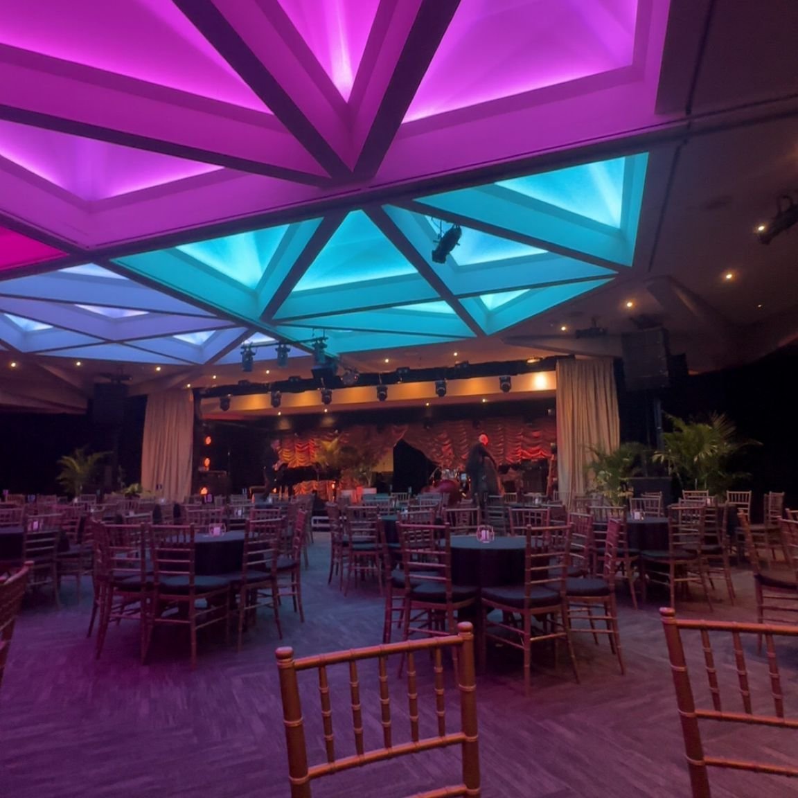 And that's a wrap!

What a fantastic cabaret season we had in the Banquet Room at the Adelaide Festival Centre! 
We set up an impressive 125 meters of draping panels around the room, along with a stage and overhead truss structure and 45 metres of dr