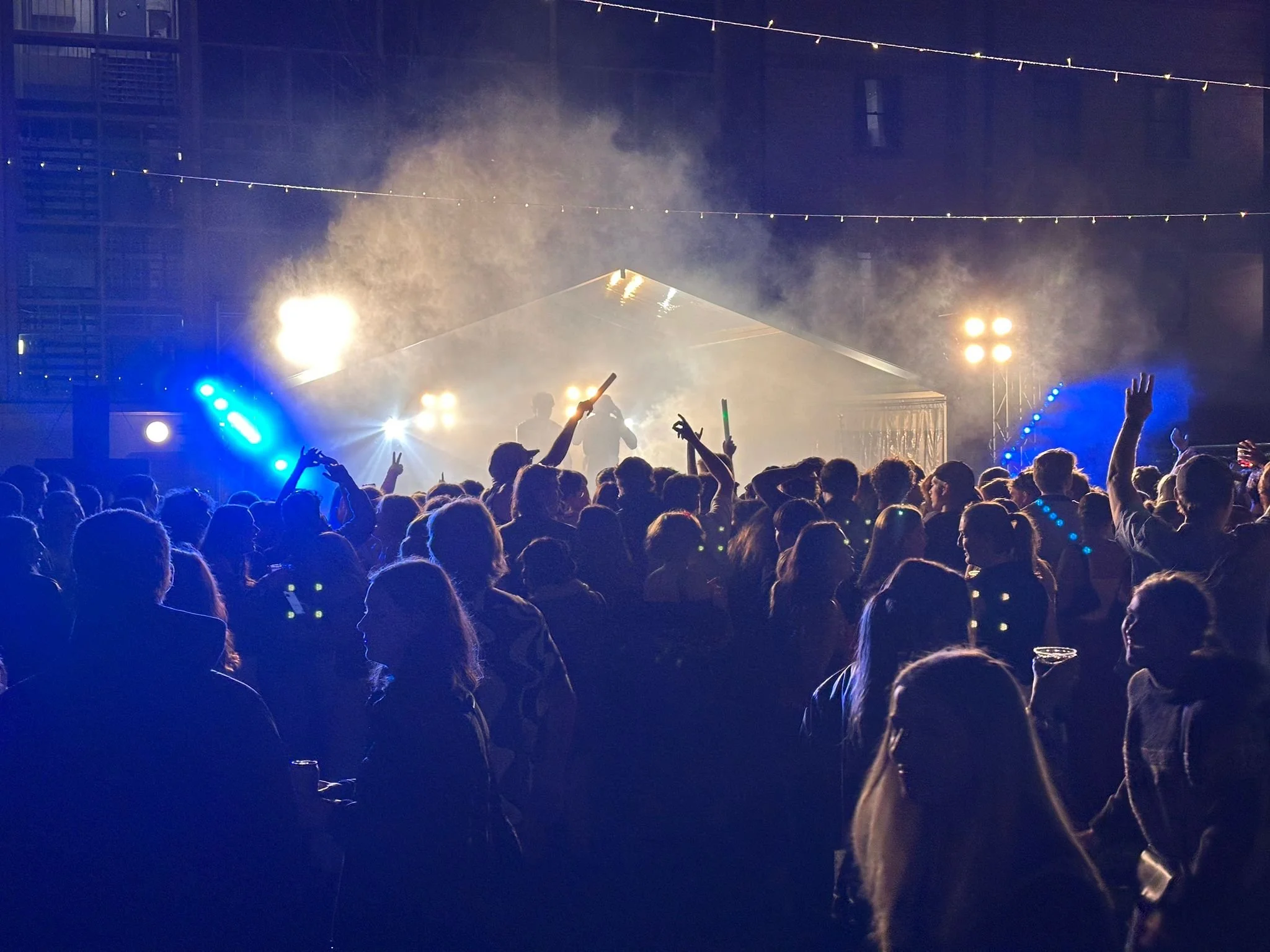 Getting our party on at Lincoln College's Annual Coll-Chella with some great bands and DJ's🎸
A wicked night with Jen on FOH Audio and Ethan as Lighting Op and Zac on LX Assist.