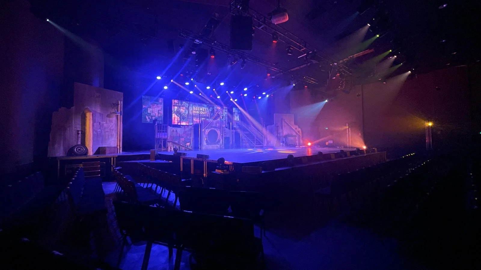 Pulteney Grammar School delighted audiences by performing Urinetown this past week at Futures Church in Paradise! We&rsquo;ve added a number of lighting fixtures, the Adamson CS10 Line Array, 32 channels of radio mics, 24 channels of orchestra, the E
