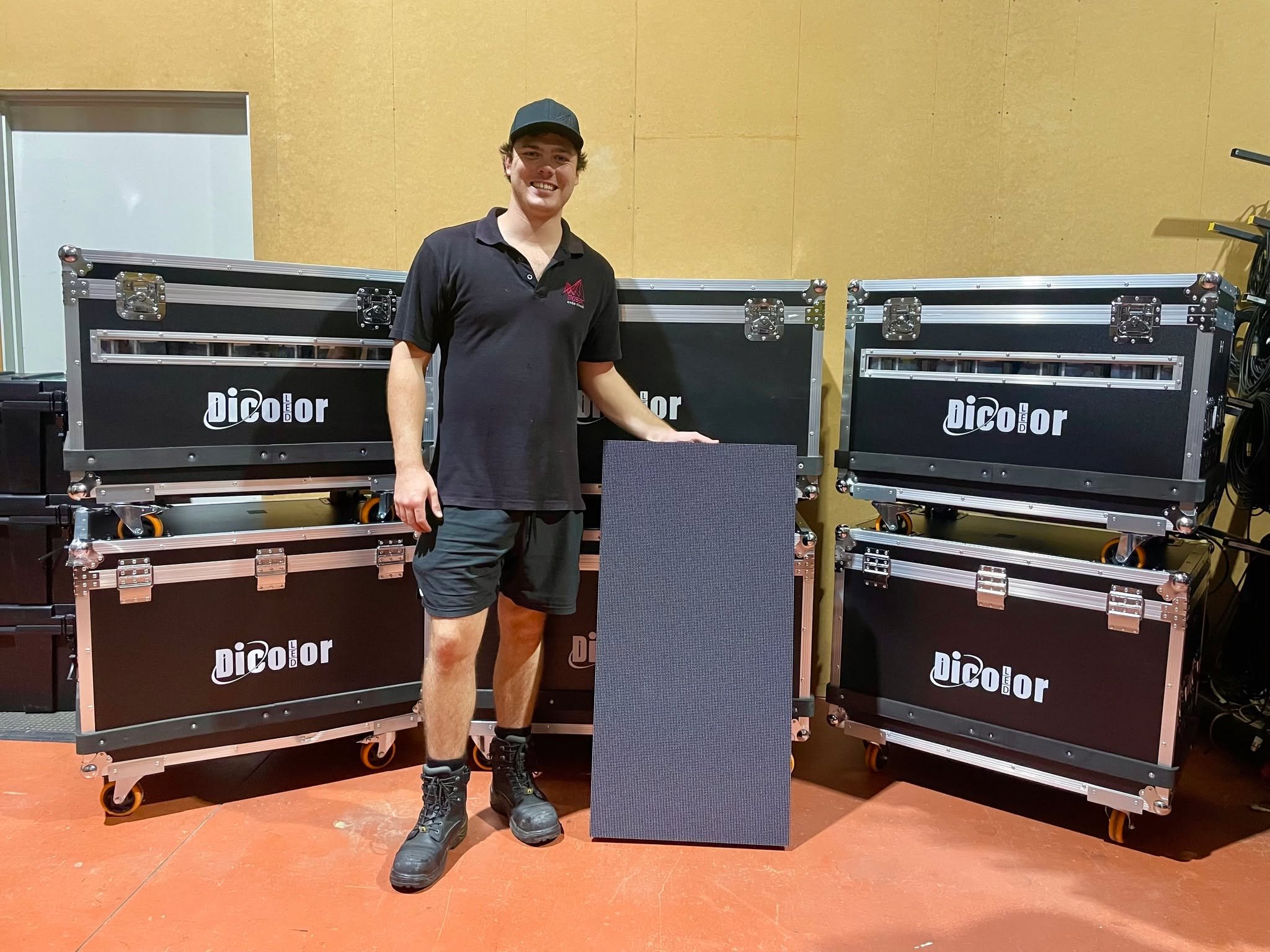 Mosaic are thrilled to announce we now have 50m2 of LED Screen available for hire. 

Our Dicolor LED Screen features 3.9mm pitch, vivd colours in indoor and outdoor conditions and flexible rigging options. 

Give us a call to see how we can integrate