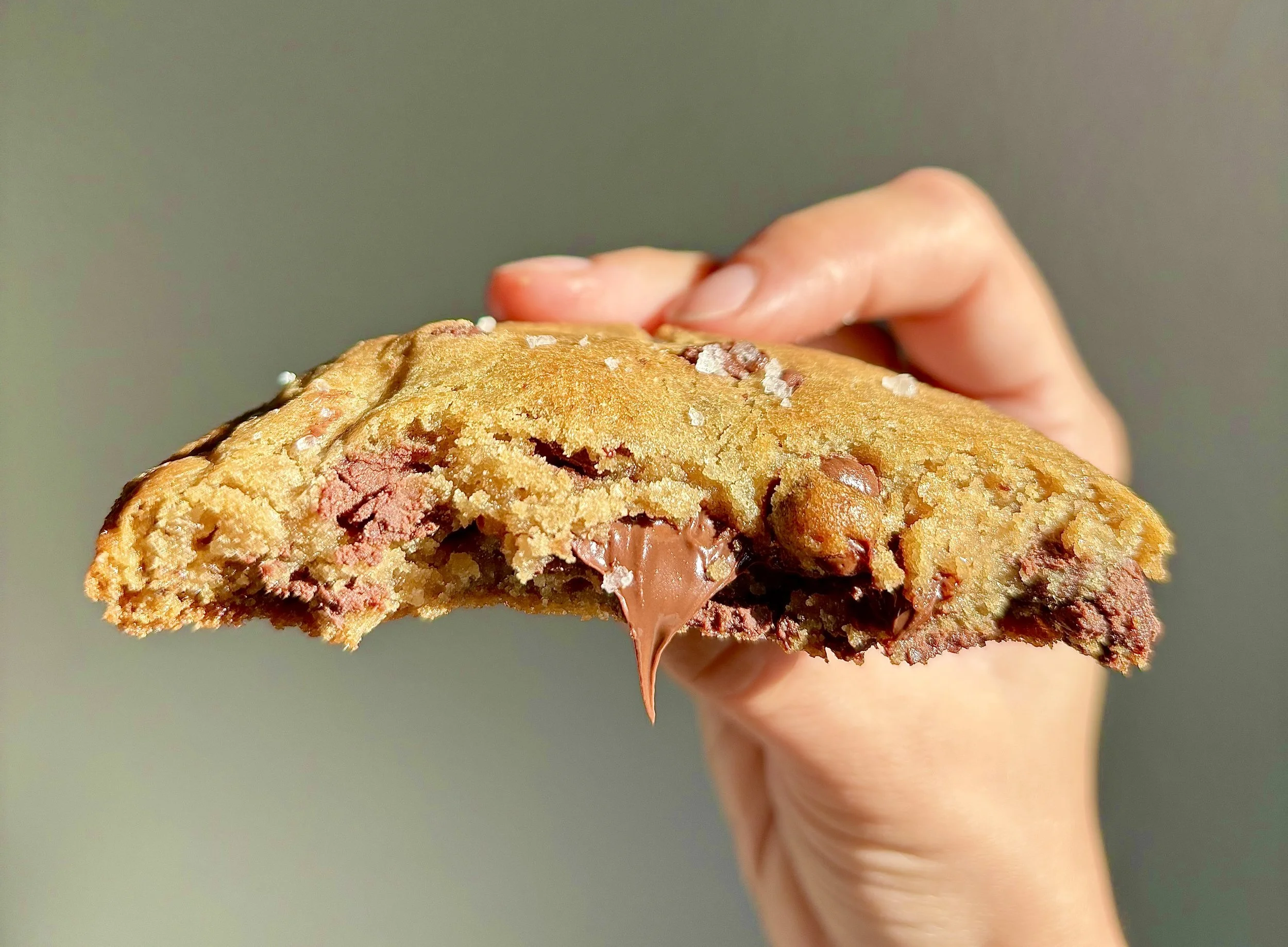 CHEWY CHOCOLATE CHIP SEA SALT COOKIES - HALF DOZEN