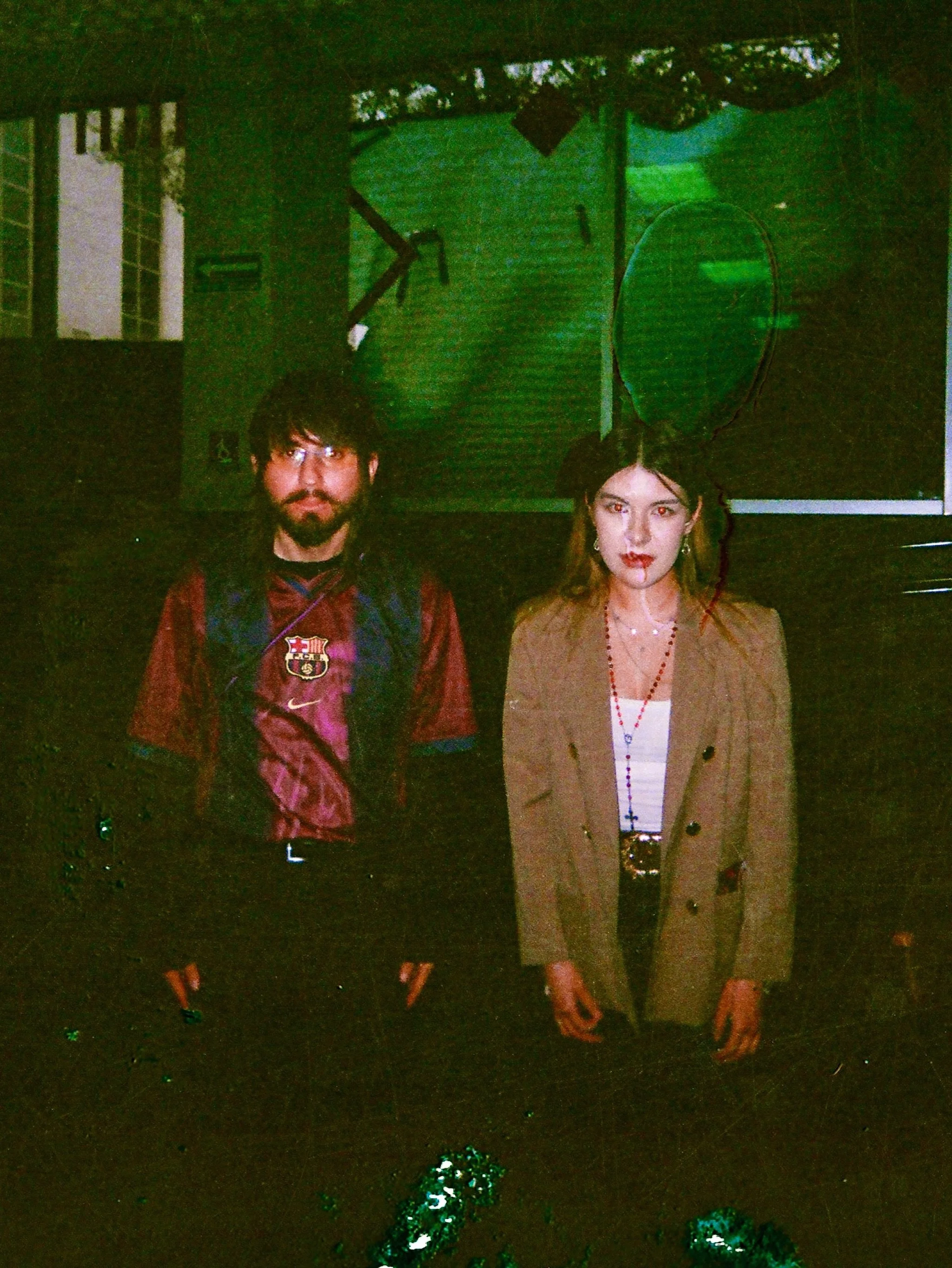 Hace unos meses tom&eacute; un taller con @hermanneudert que me dej&oacute;, me movi&oacute; y me inspir&oacute; mucho. Apenas revel&eacute; mi rollo y salieron estas fotos. Siento que las hicieron mierda en el revelado pero a la vez me encantan. La 
