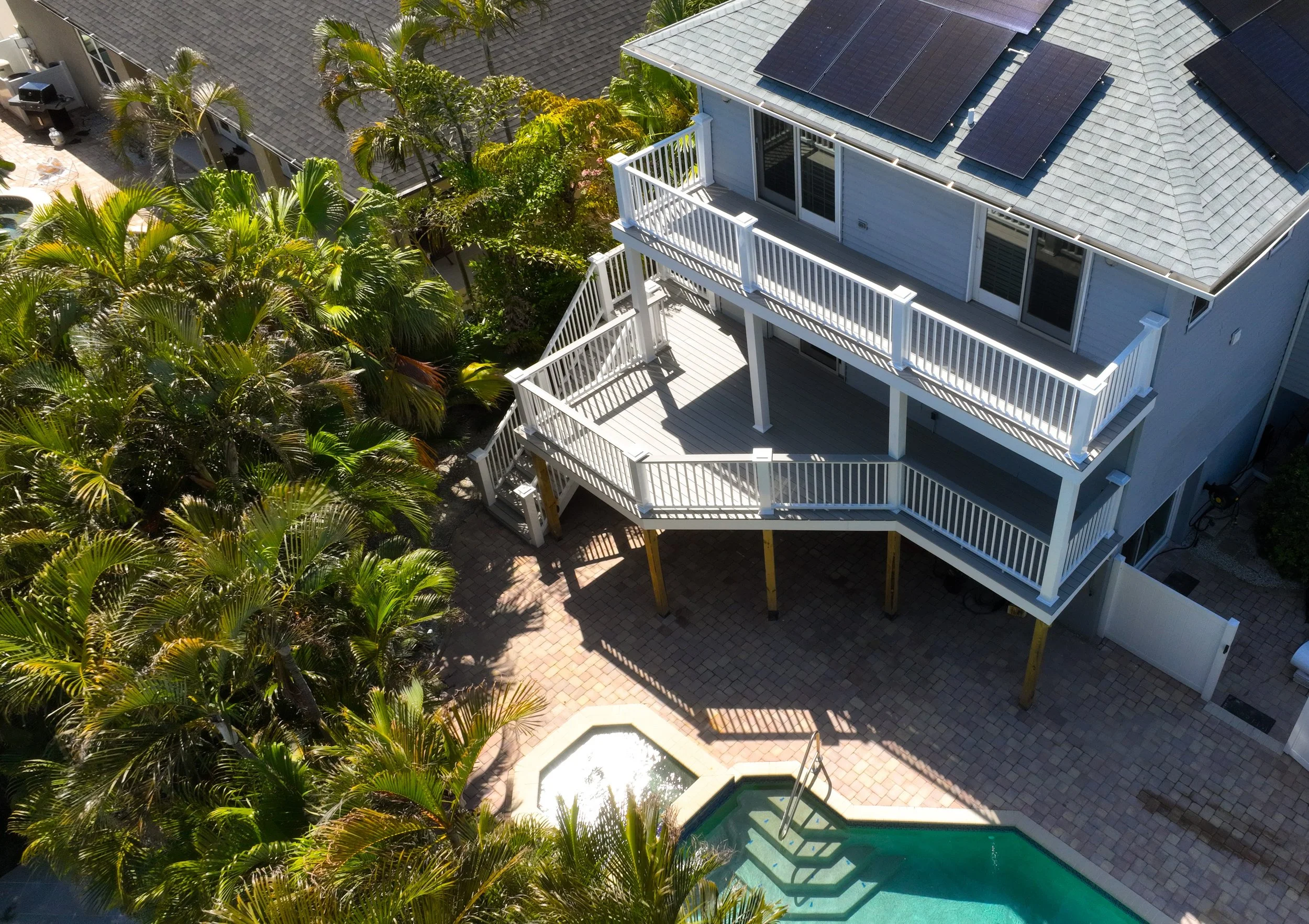 Custom Decks & Outdoor Living