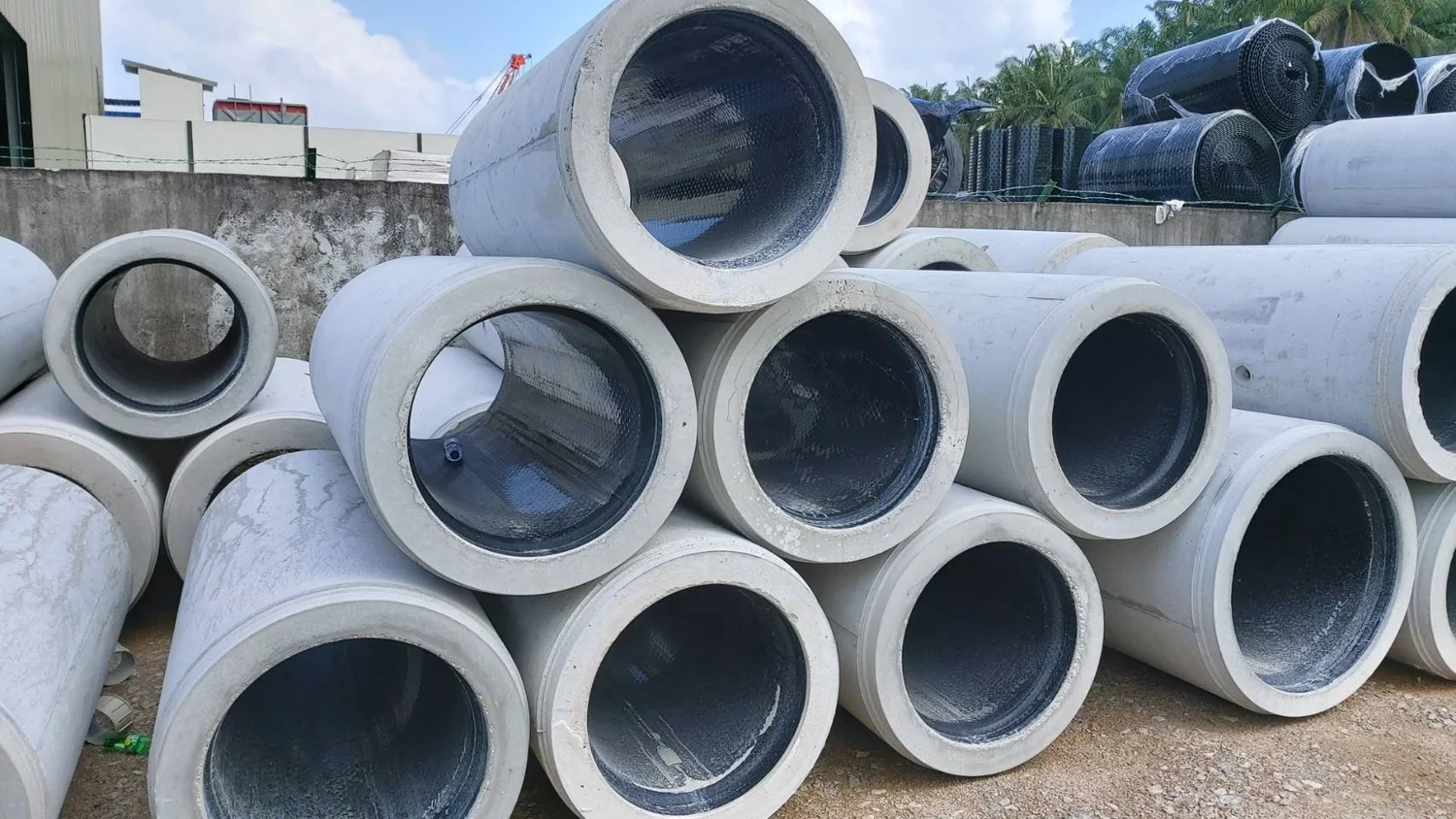 Concrete box culvert lined with HDPE anchor knob sheet