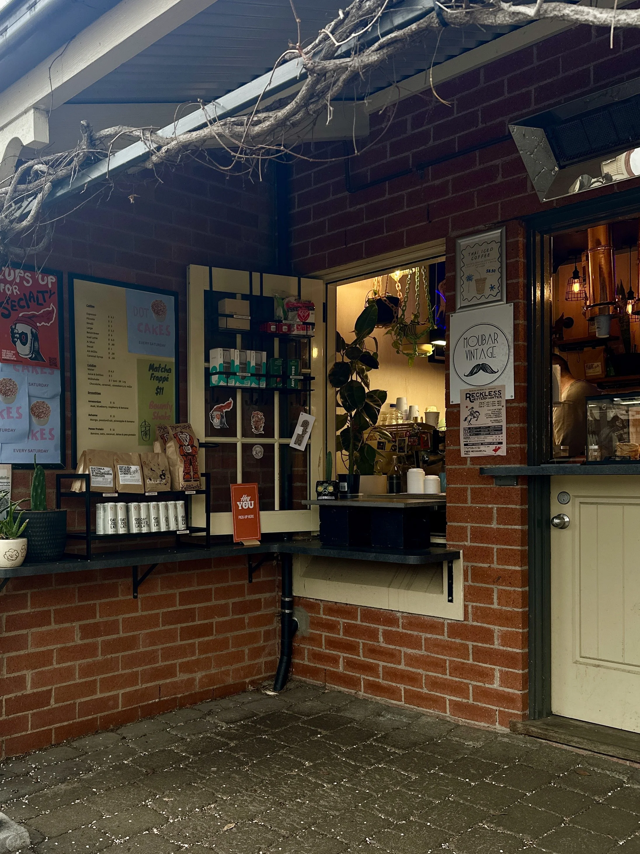 Moubar Vintage, Bathurst
