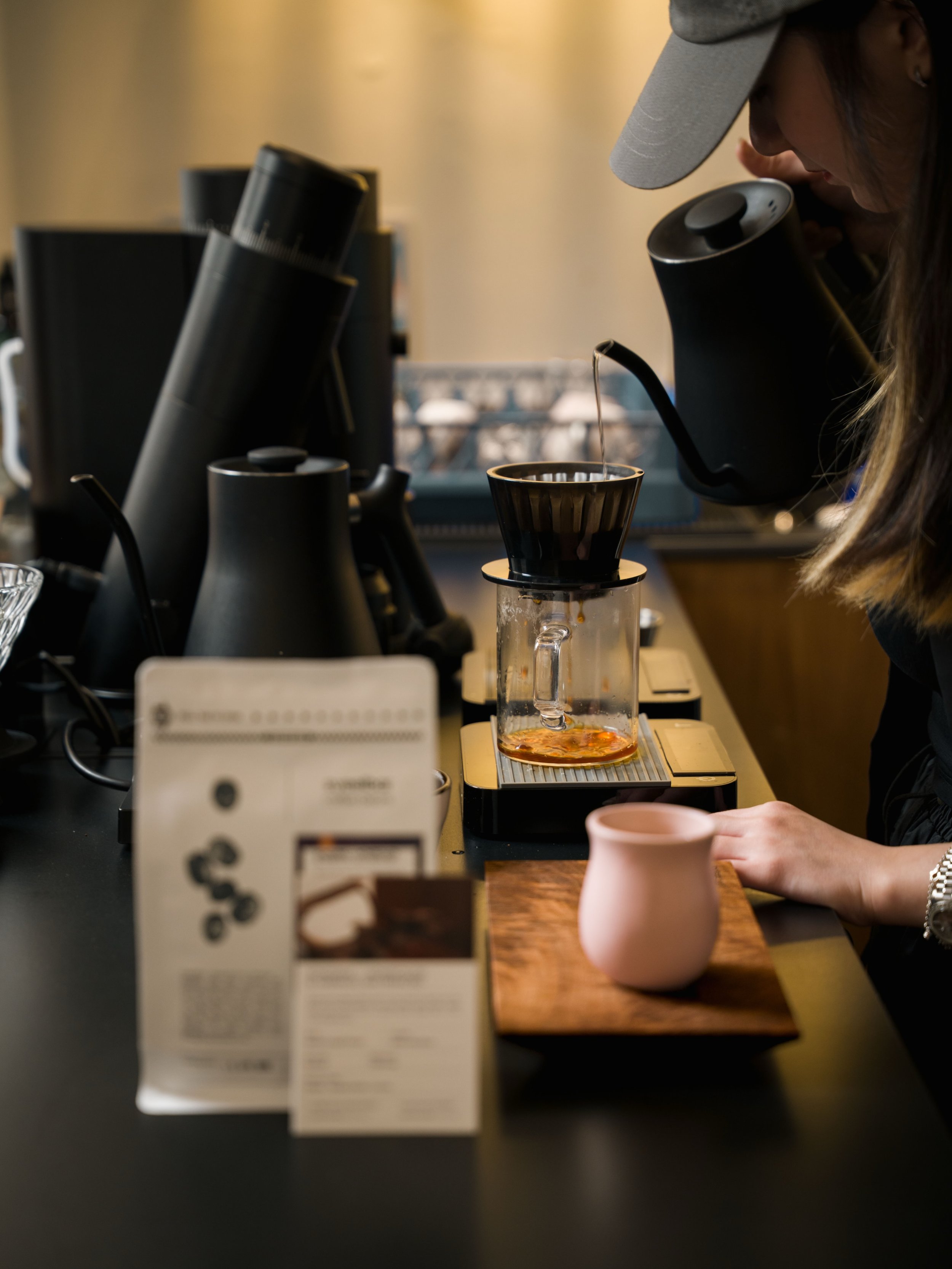 Filter Beans:
Honduras - Montecillos &bull; El NaranJo , San Francisco

Grown in the Montecillos region of Honduras
at 1350 masl, this Yellow Bourbon from
El Naranjo is a reminder
of what natural processing does best &mdash;
it lets the fruit speak w