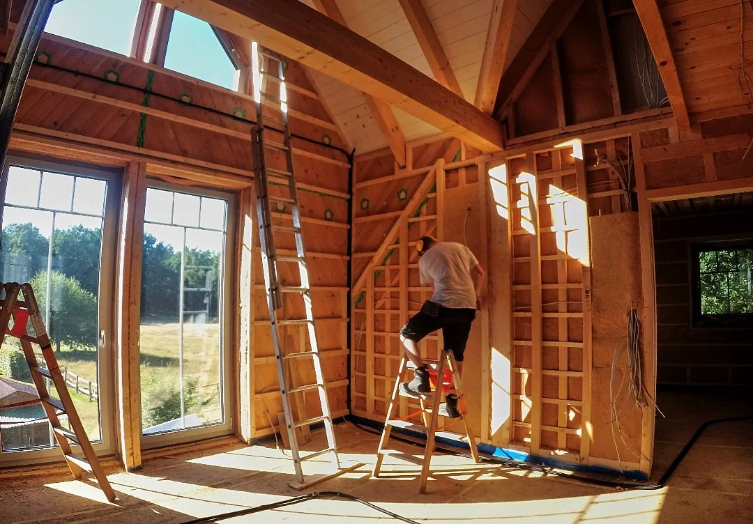 Dämmarbeiten mit Holzfaserdämmung