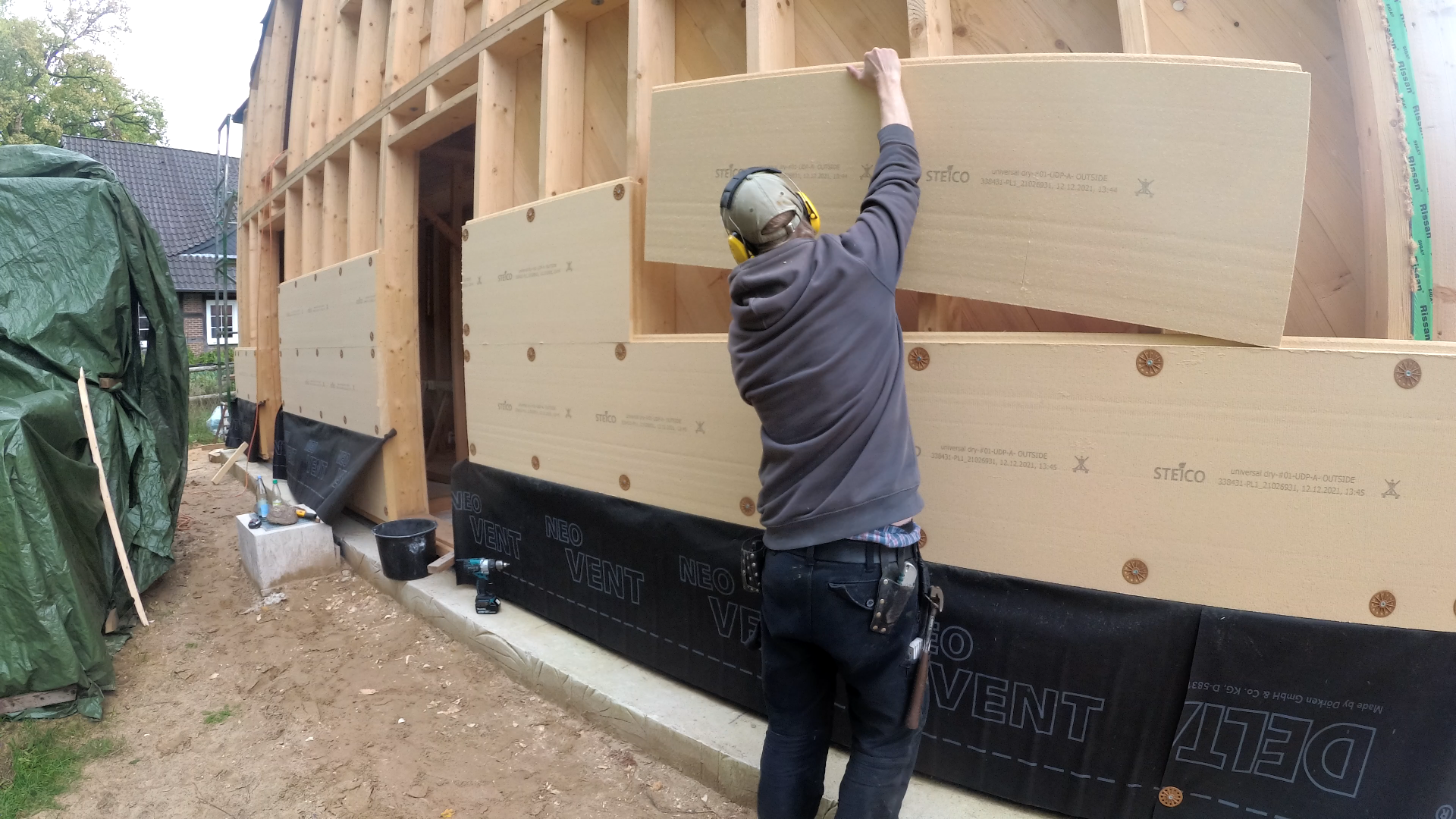 Montage von Holzfaserplatten mit Nut und Feder