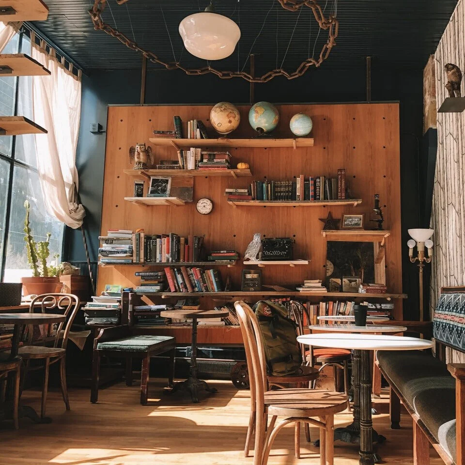 brown-wooden-table-and-chairs-3968061.jpg