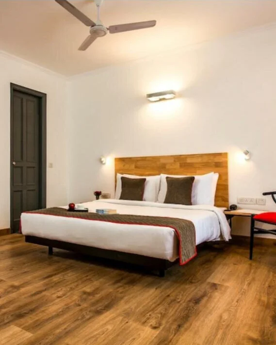 Bedside lighting adds proper ambience and style.