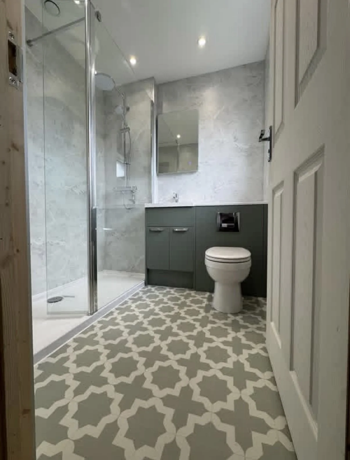 Fresh and modern bathroom instillations completed in Bury St Edmunds and surrounding areas. 