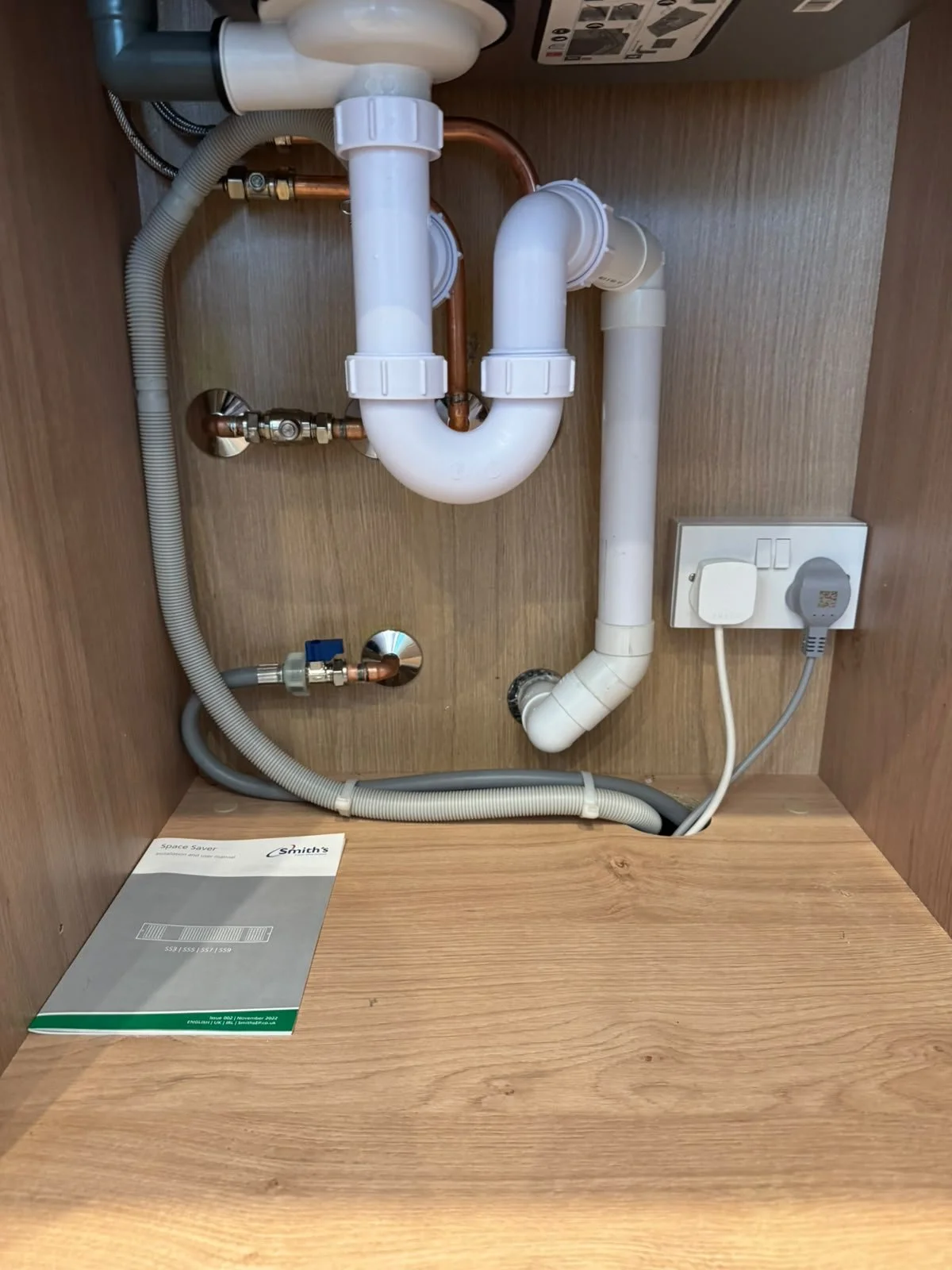 Kitchen sink pipes not working, we can sort that! Look at how neat and tidy and professional that instillation looks! Done by Holland & Holland Services. 