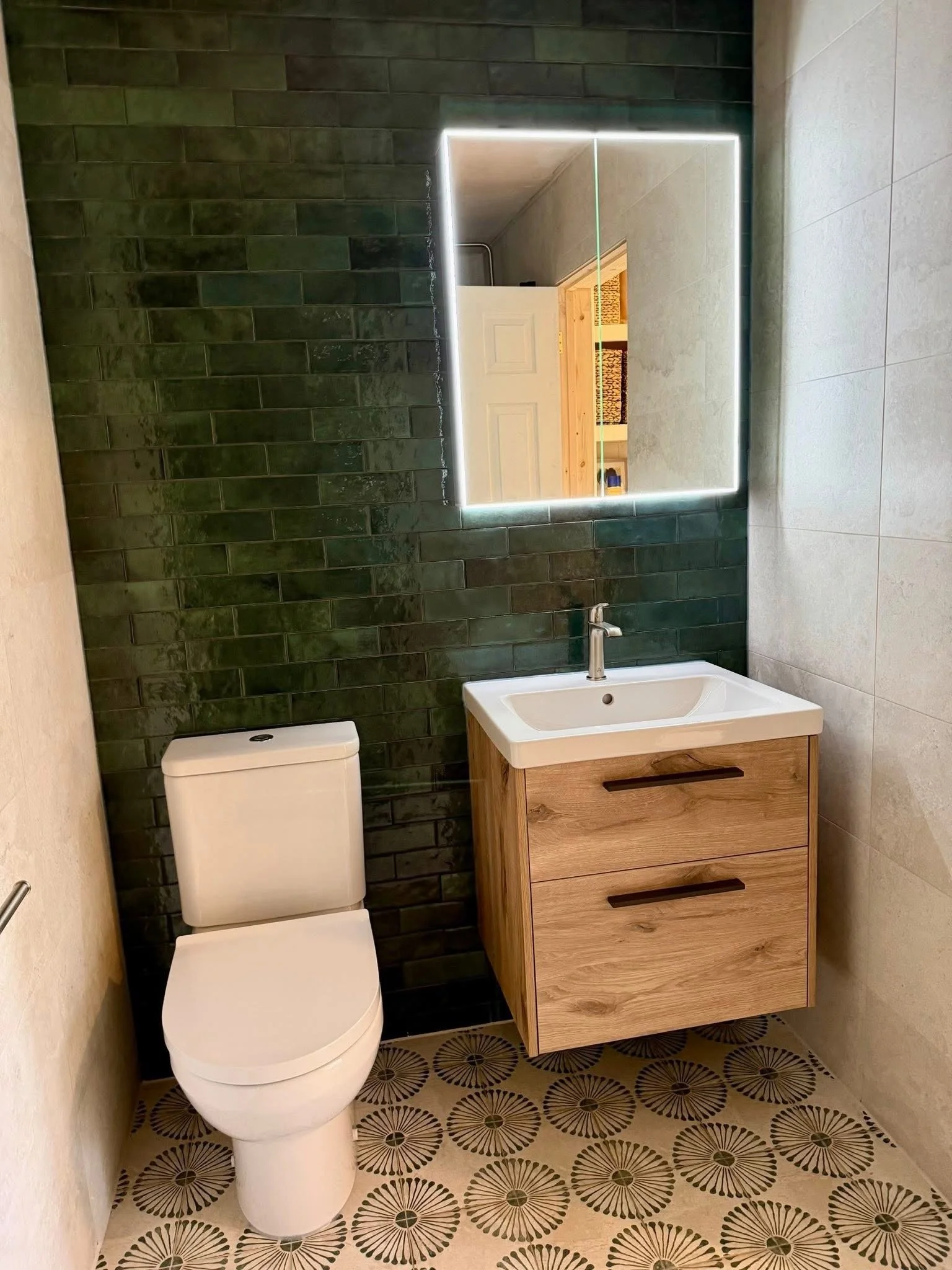 Fresh and modern bathroom instillations completed in Bury St Edmunds and surrounding areas. 