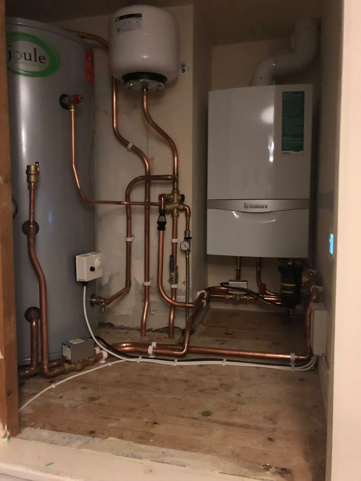 New Vaillant boiler instillation, check out the work on that! Completed by Holland & Holland Services. 