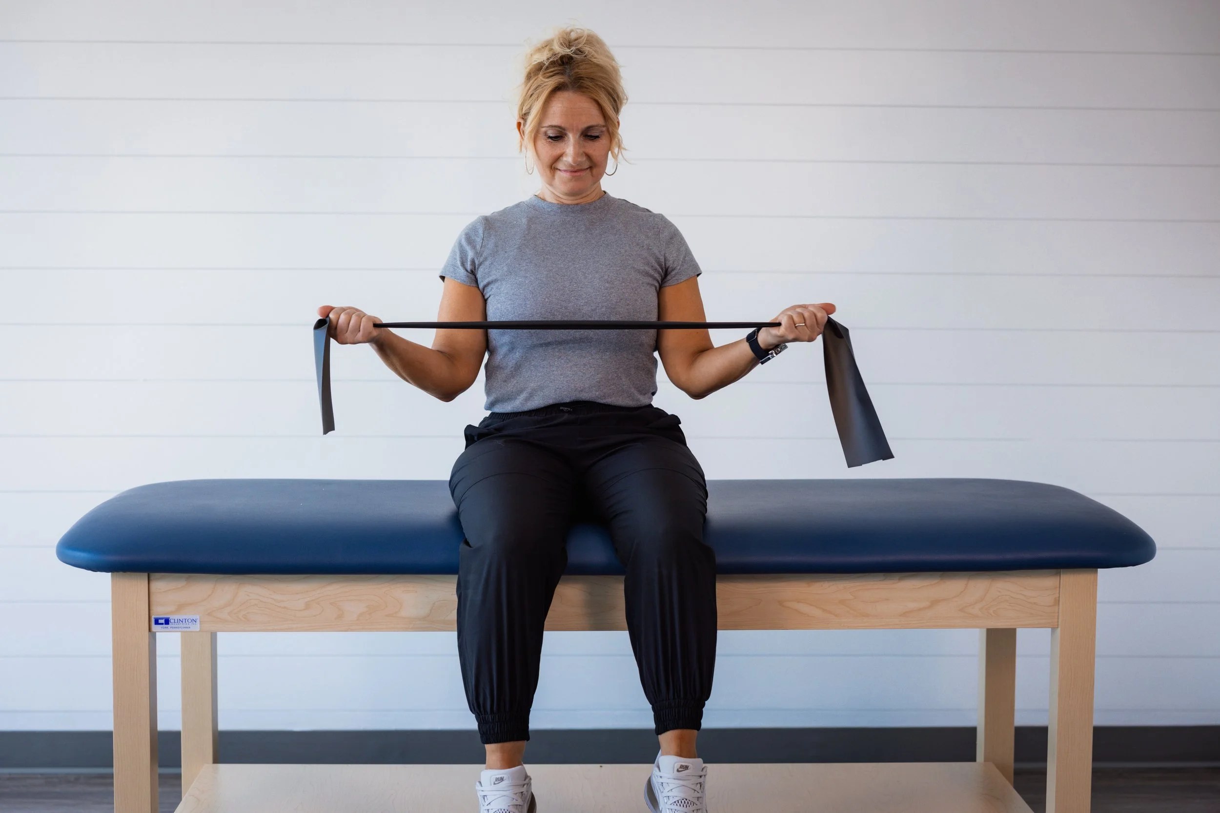 Shoulder exercises, frozen shoulder, rotator cuff repair, total shoulder replacement, shoulder strengthening, outpatient physical therapy, shoulder rehab