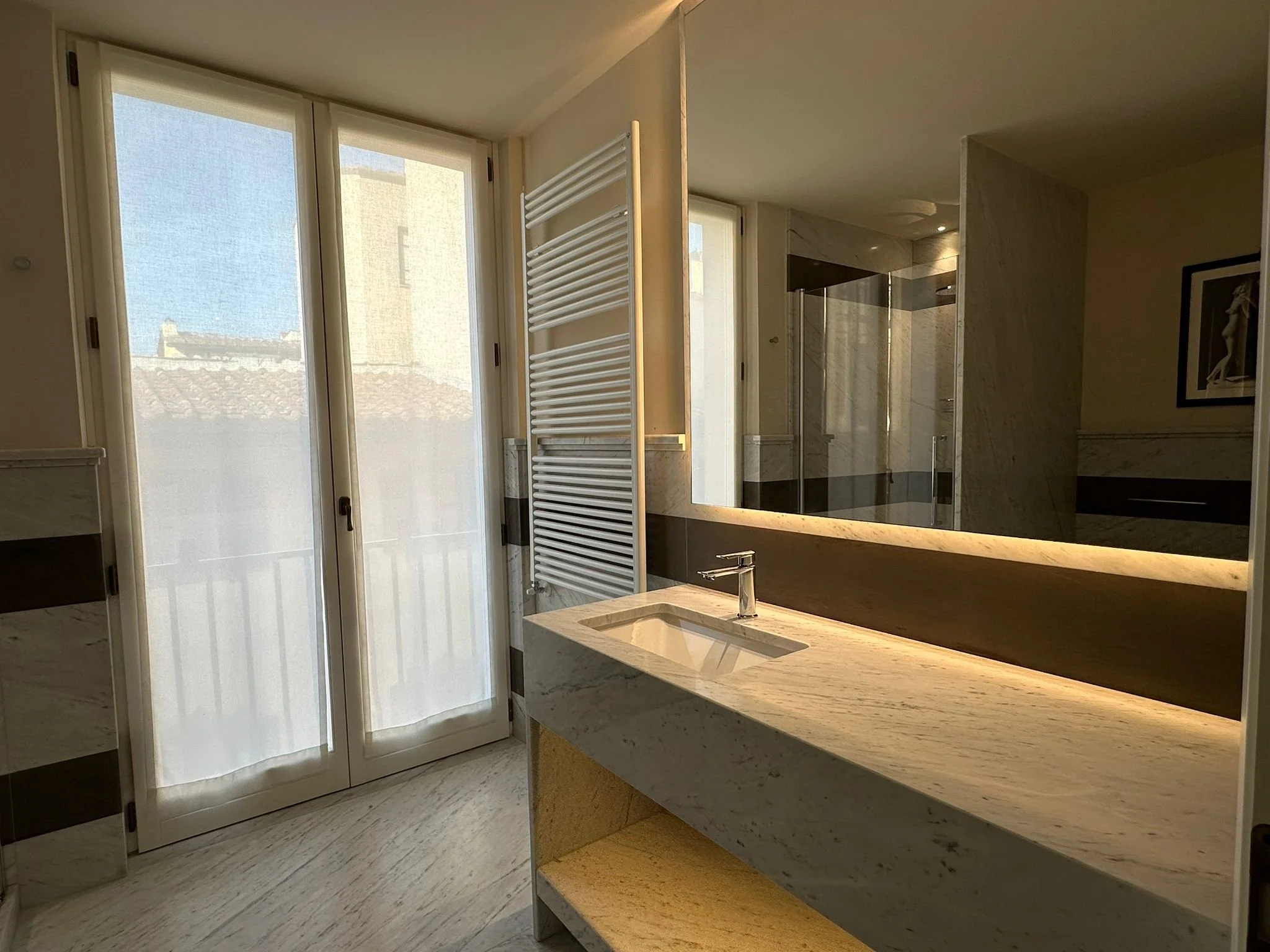 bathroom 3.JPEG