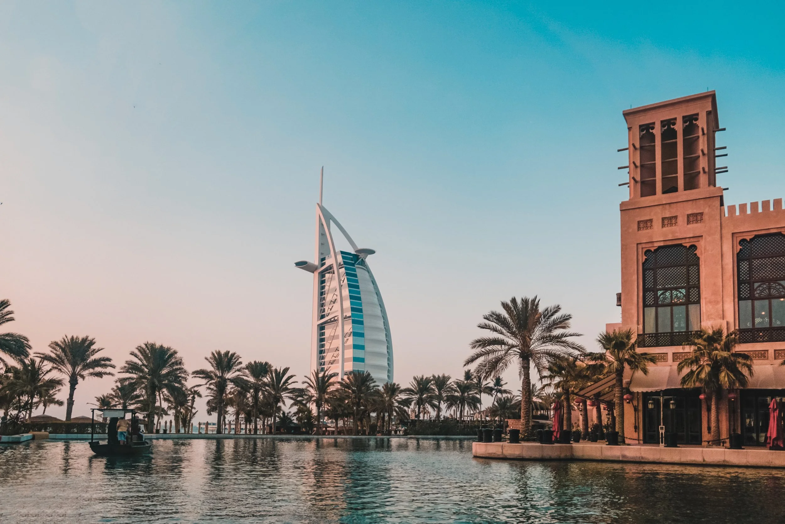 dubai-souk-madinat-jumeirah-dubai-ewening.jpg