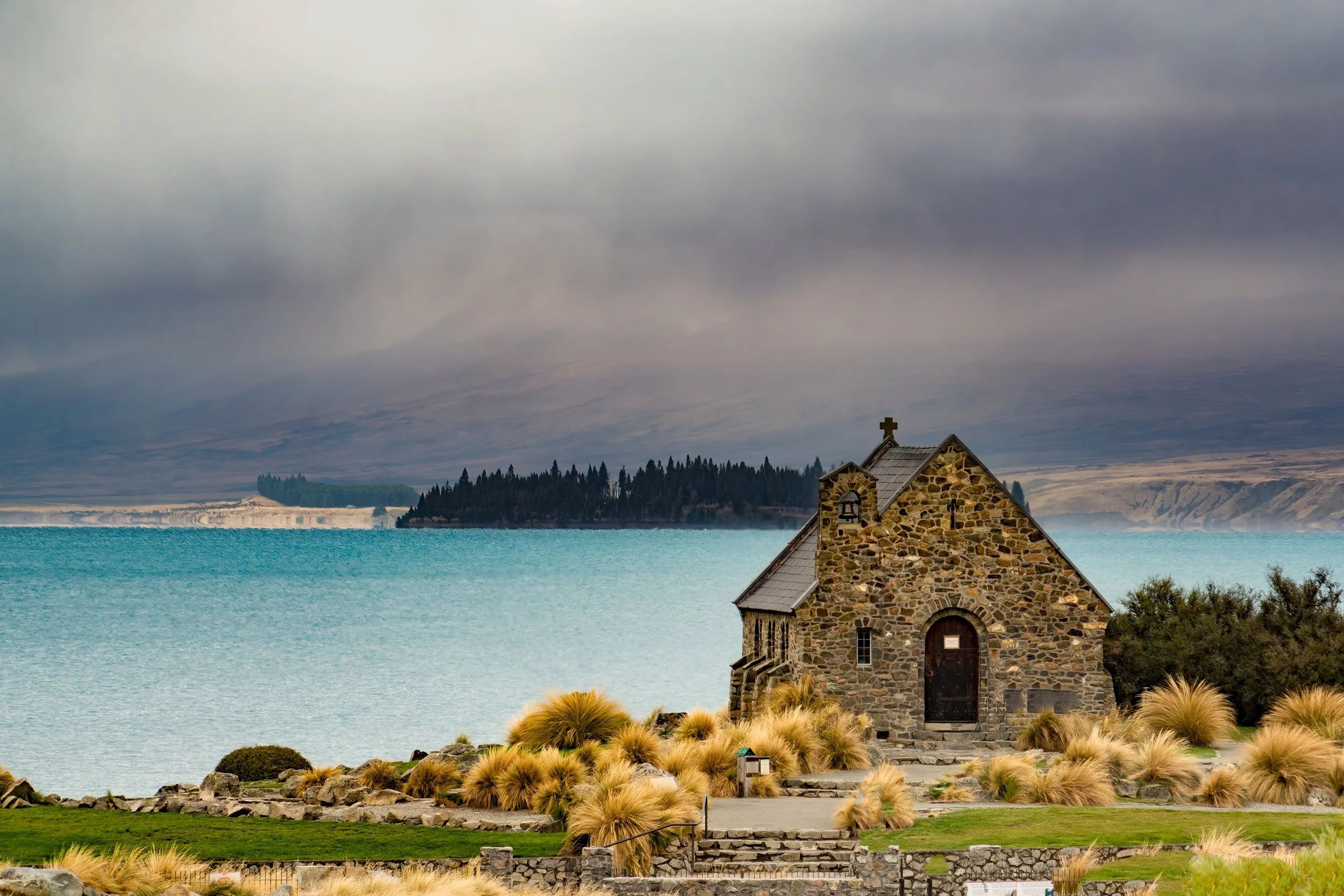 iconic-church-shore-lake-tekapo (1).jpg