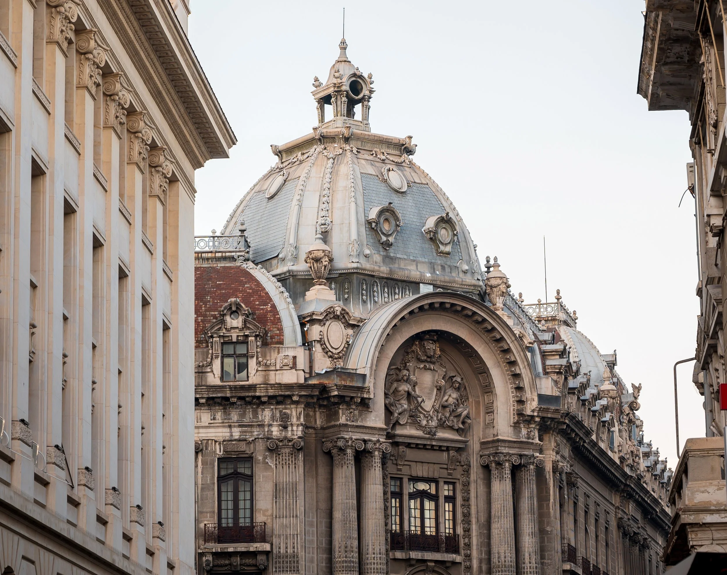 buildings-old-city-bucharest.jpg