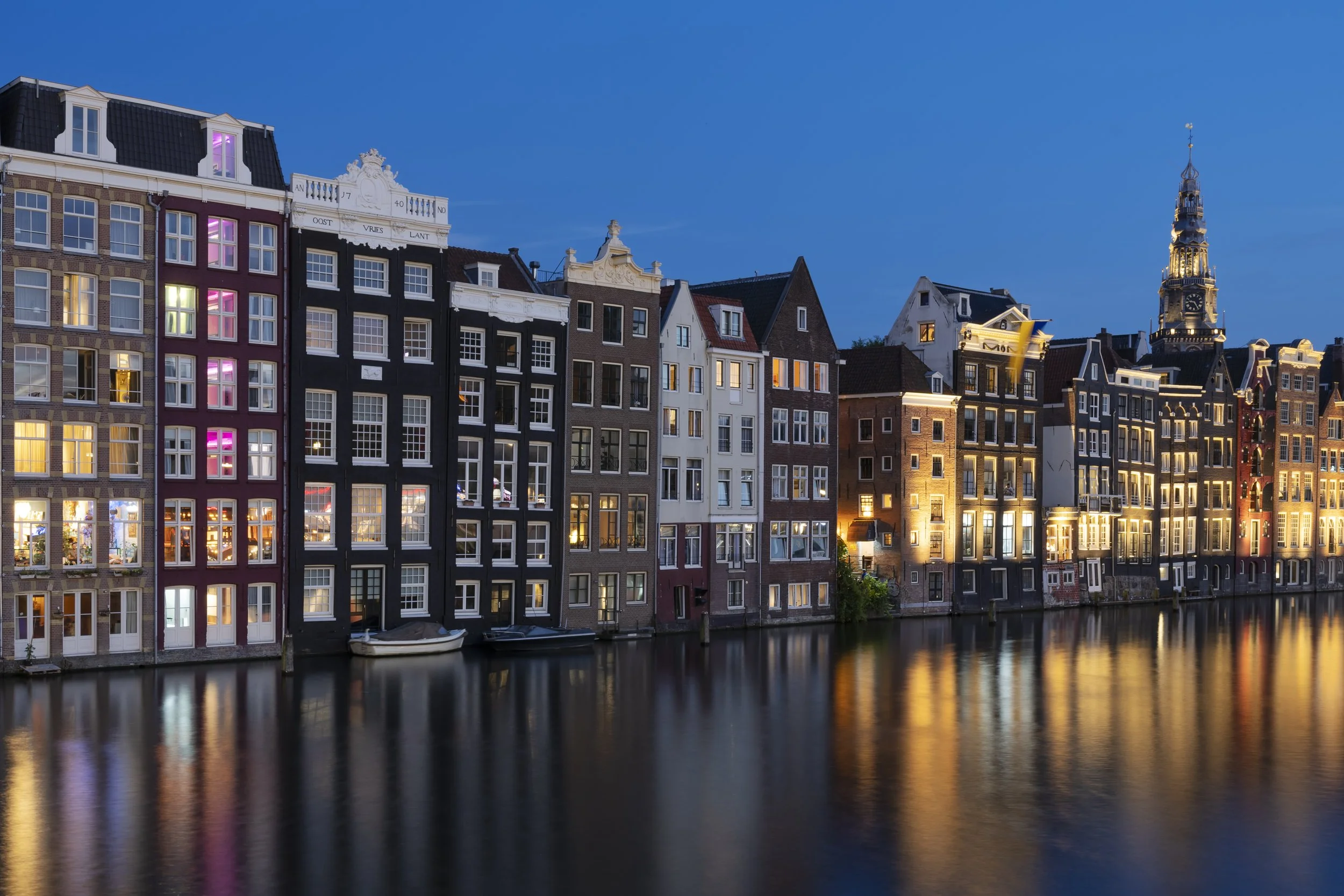view-famous-place-amsterdam.jpg