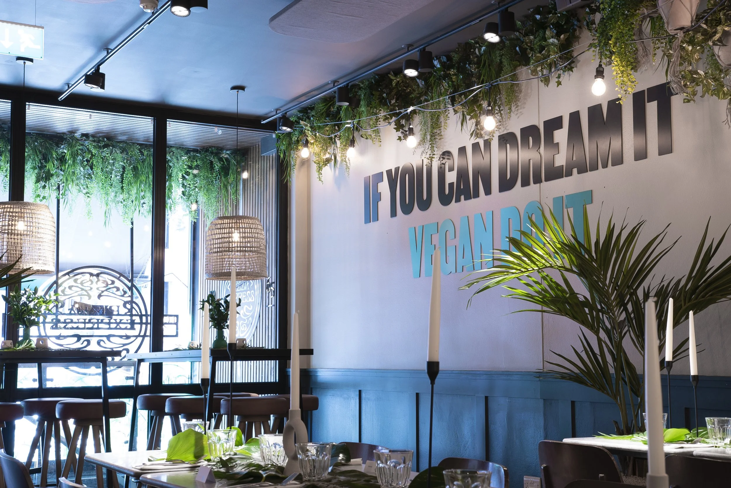 Vegan Pizza Express_INTERIOR_01(2).jpg
