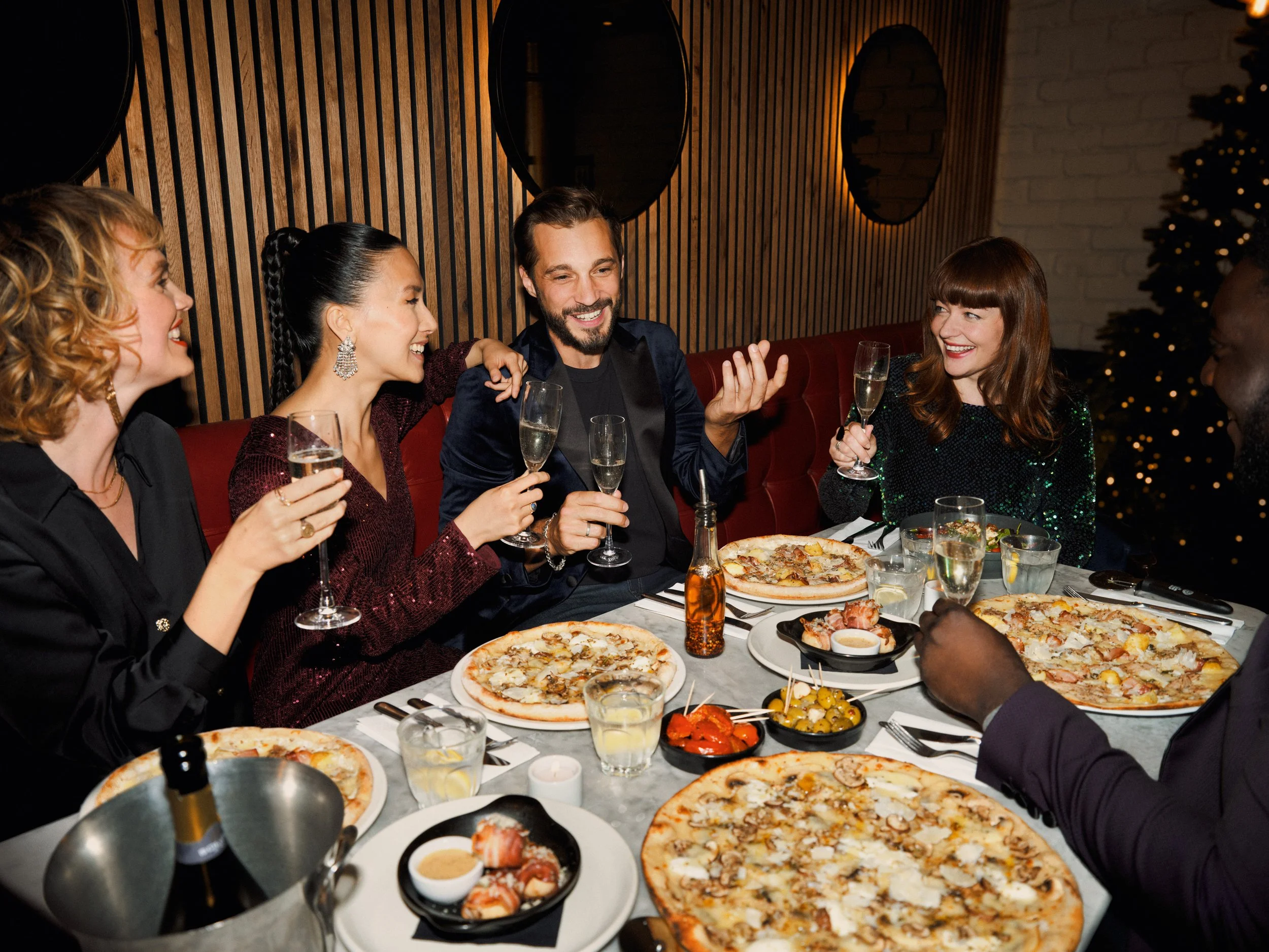 230704_BM_PIZZA_EXPRESS_SHOWTIME_CHRISTMAS23_SHOT_02_235_V8.jpg