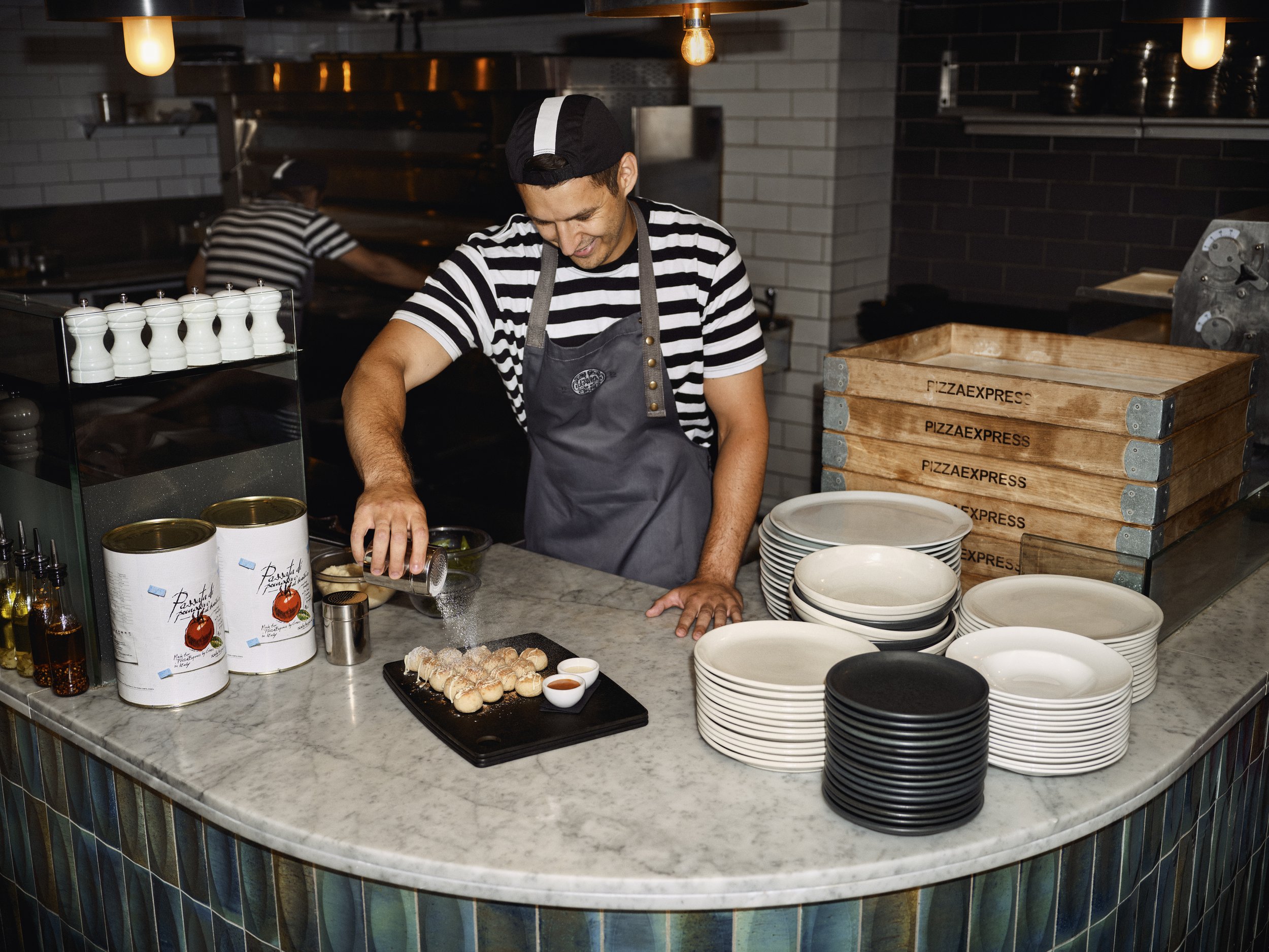 230704_BM_PIZZA_EXPRESS_SHOWTIME_CHRISTMAS23_SHOT_01_181_Low_Dusting_V5A_DD.jpg