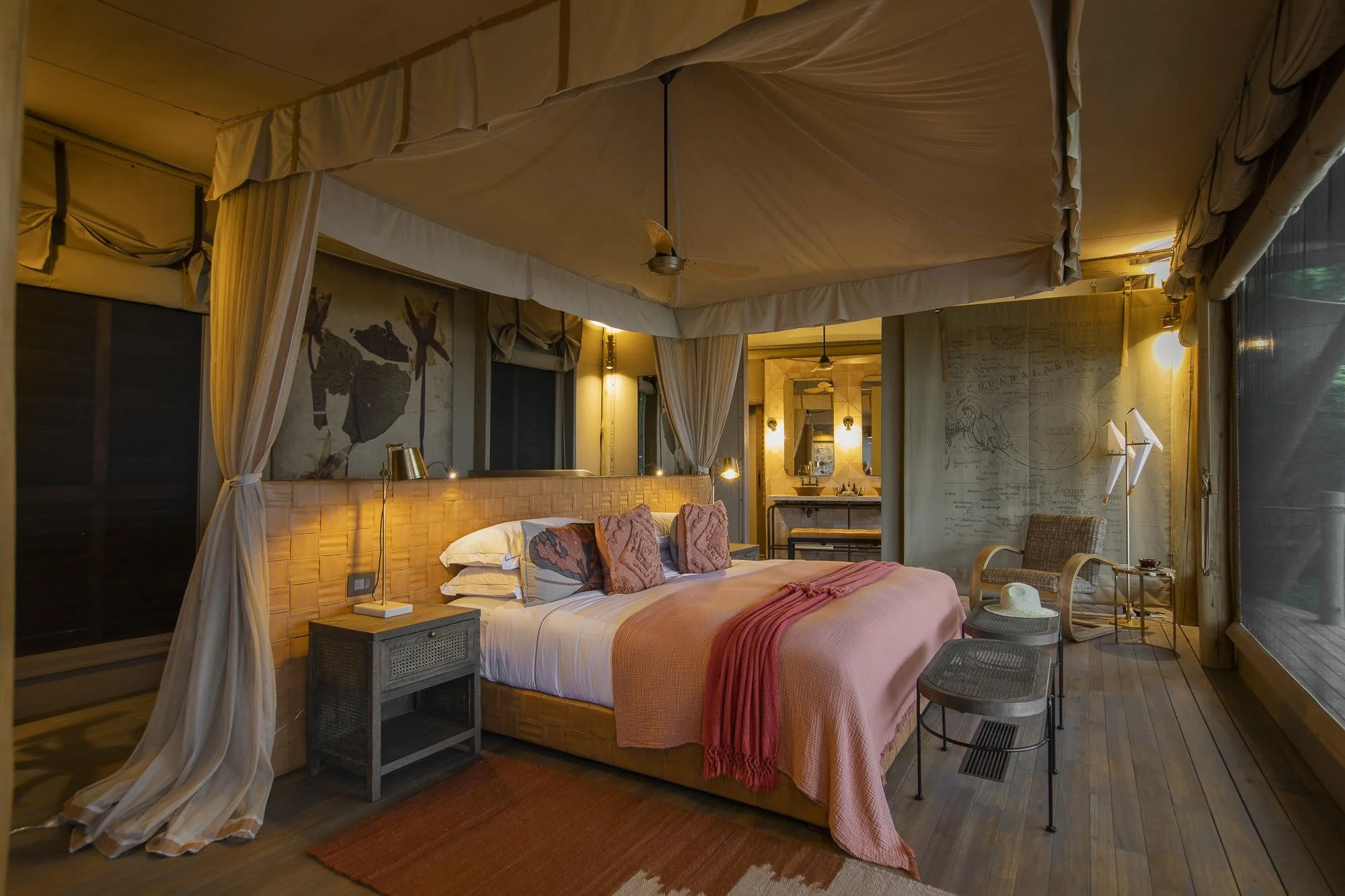 amazing-botswana-safaris-luxury-39.jpg