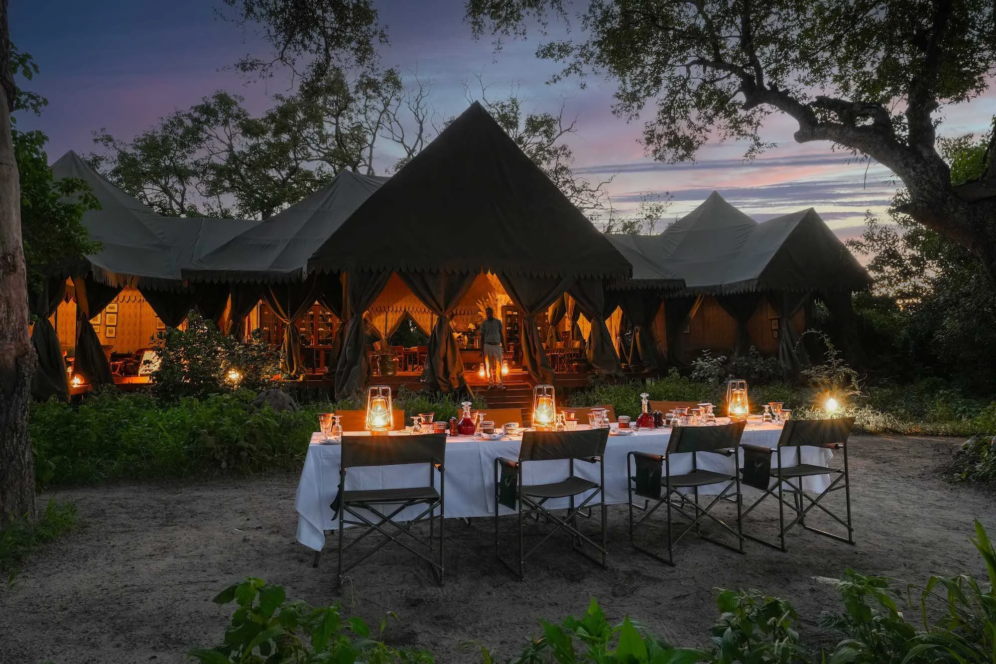 amazing-botswana-BOTS_Dukes East_JS_L4_dining2.jpg