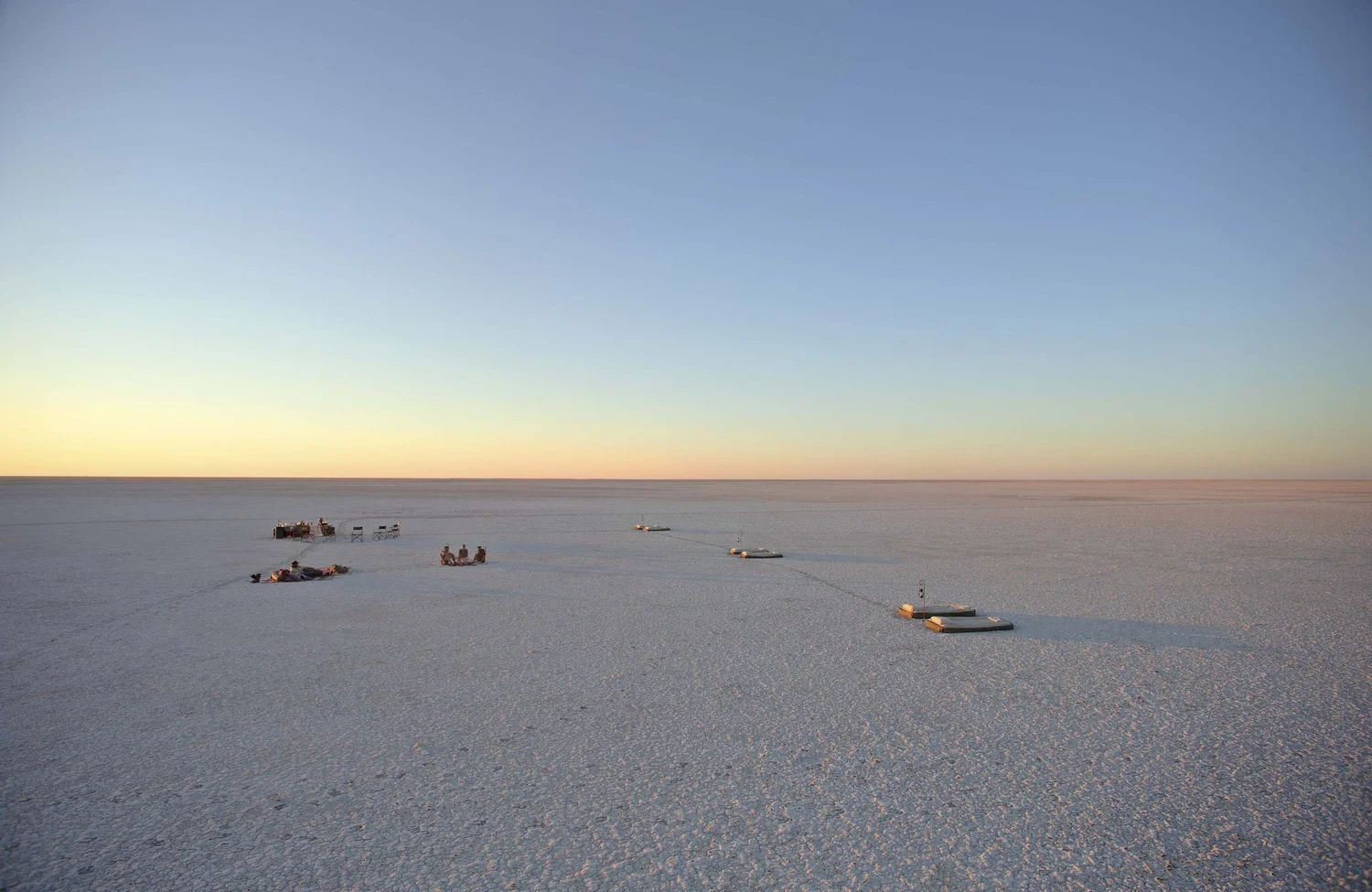 Experiência de dormir no deserto do sal de Makgadikgadi