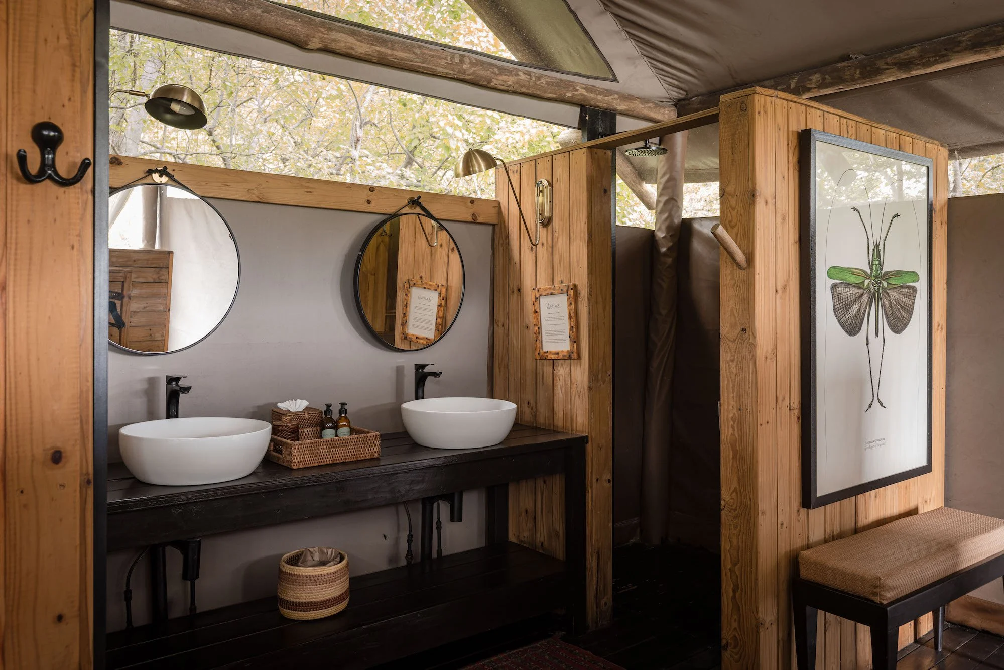 amazing_botswana_Bots_Little Sable_Bathroom 1.jpg