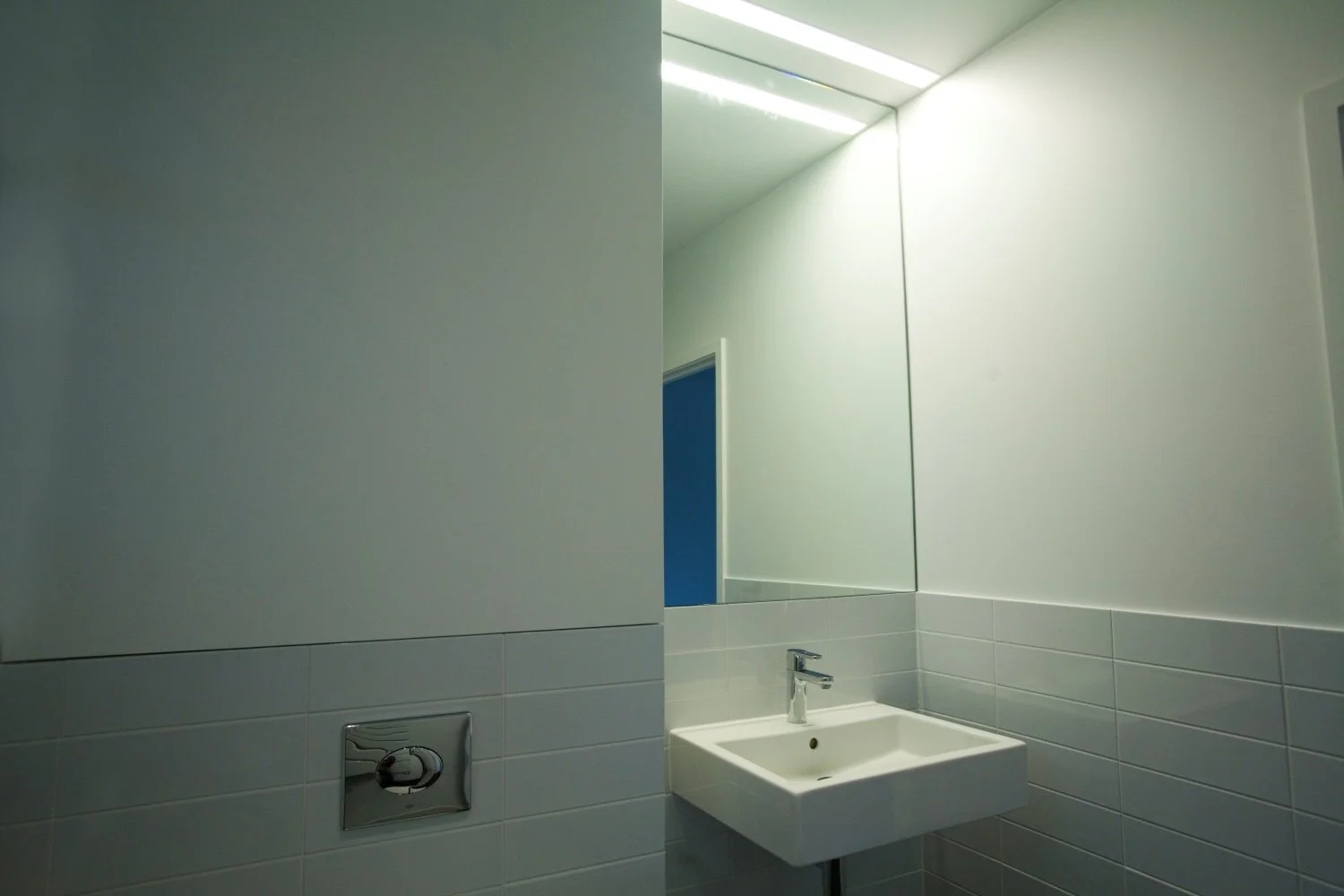 contemporary-house renovation-Whitchurch-on-Thames-Oxfordshire-Edge-Architecture bathroom 1.jpg