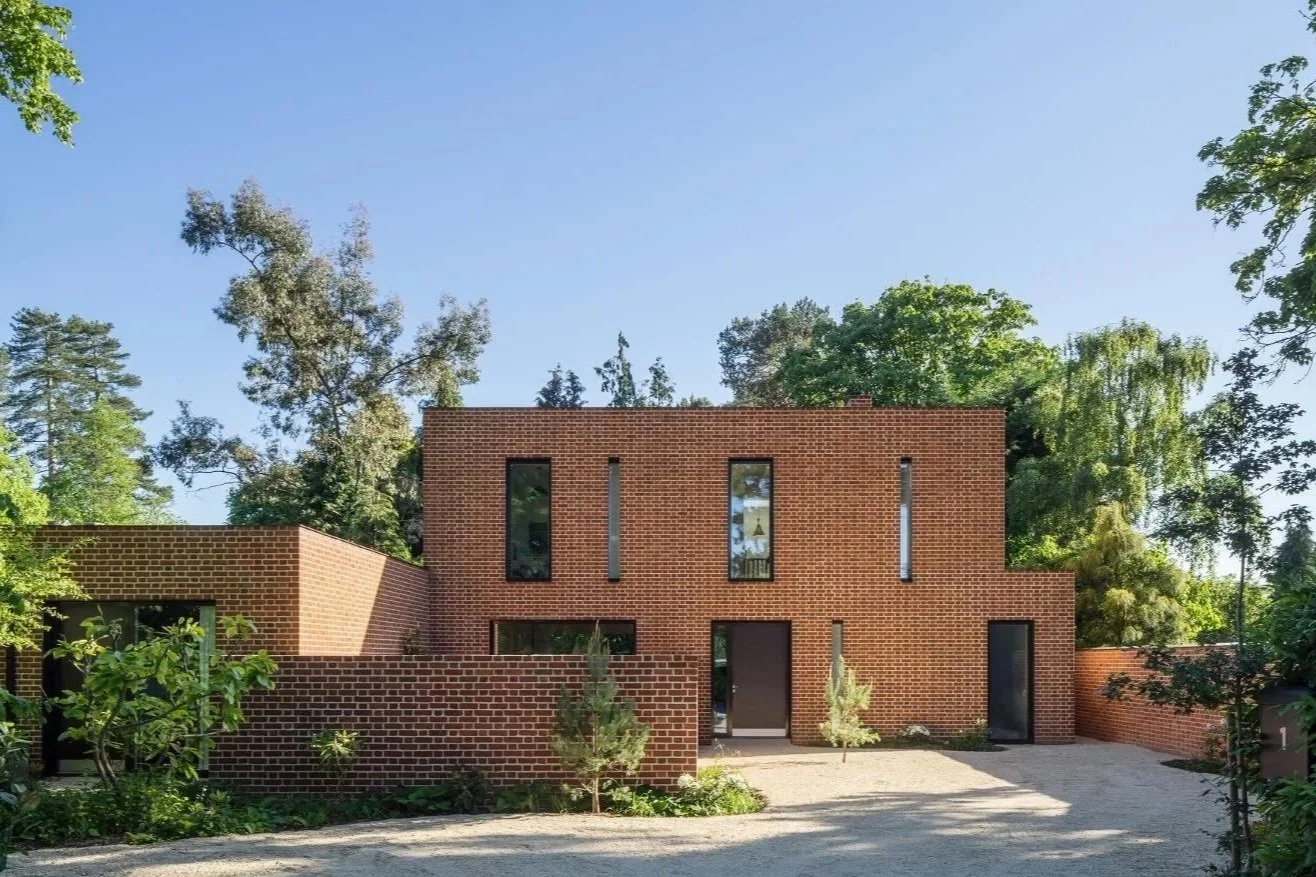 AWARD-WINNING CONTEMPORARY HOME - BERKSHIRE