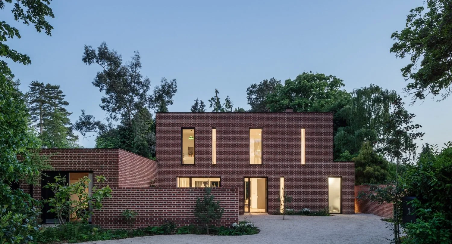 Award-winning contemporary replacement dwelling in Newbury, Berkshire, combining Arts and Crafts influences, Flemish bond brickwork and high-quality modern family living - Edge Architecture