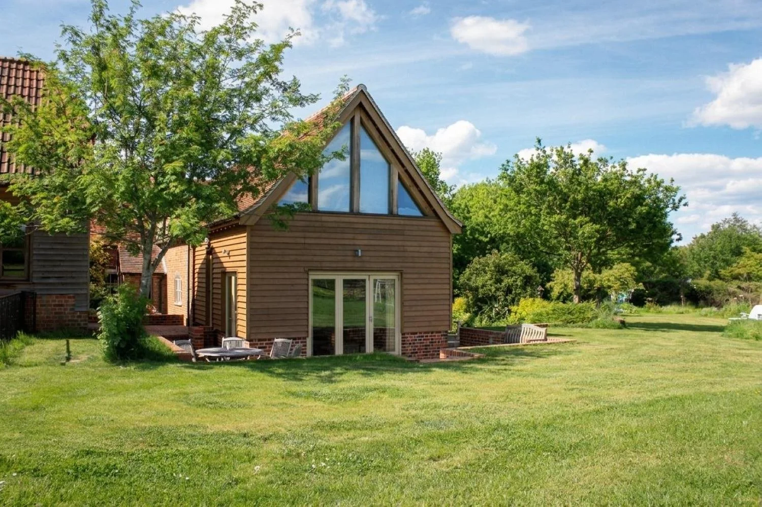 Grade II listed farmhouse extension in Berkshire, carefully designed to respect the historic character and architectural significance of the property - Edge Architecture