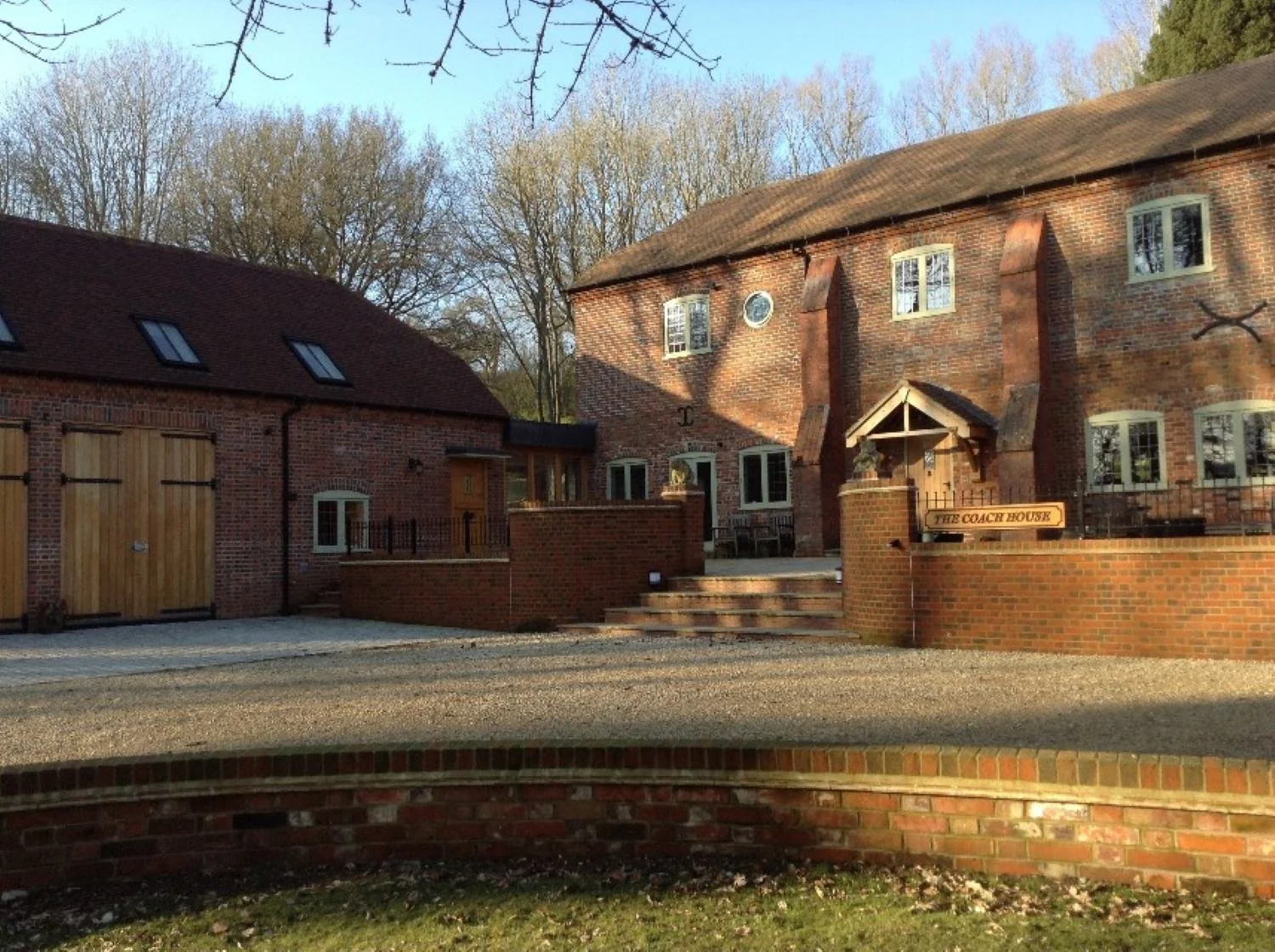 A sensitive conversion of a Grade II listed coach house in Speen, Berkshire, creating a distinctive contemporary home that carefully preserves and celebrates the building’s historic character while providing high-quality accommodation for modern livi