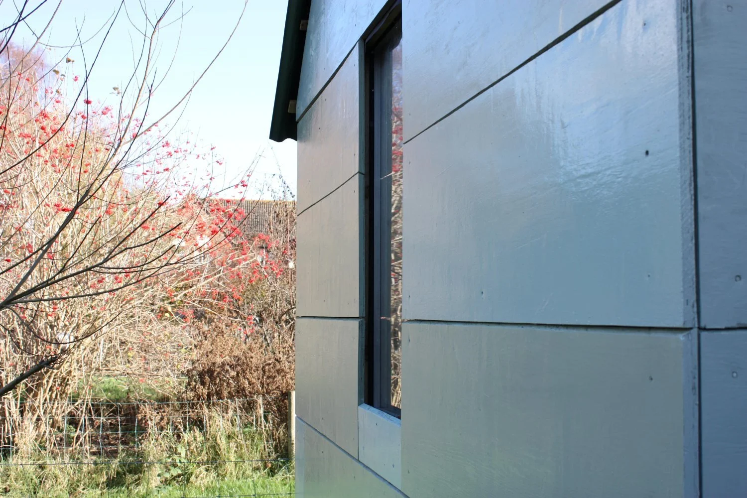 Flood-resilient canoe store - Edge Architecture
