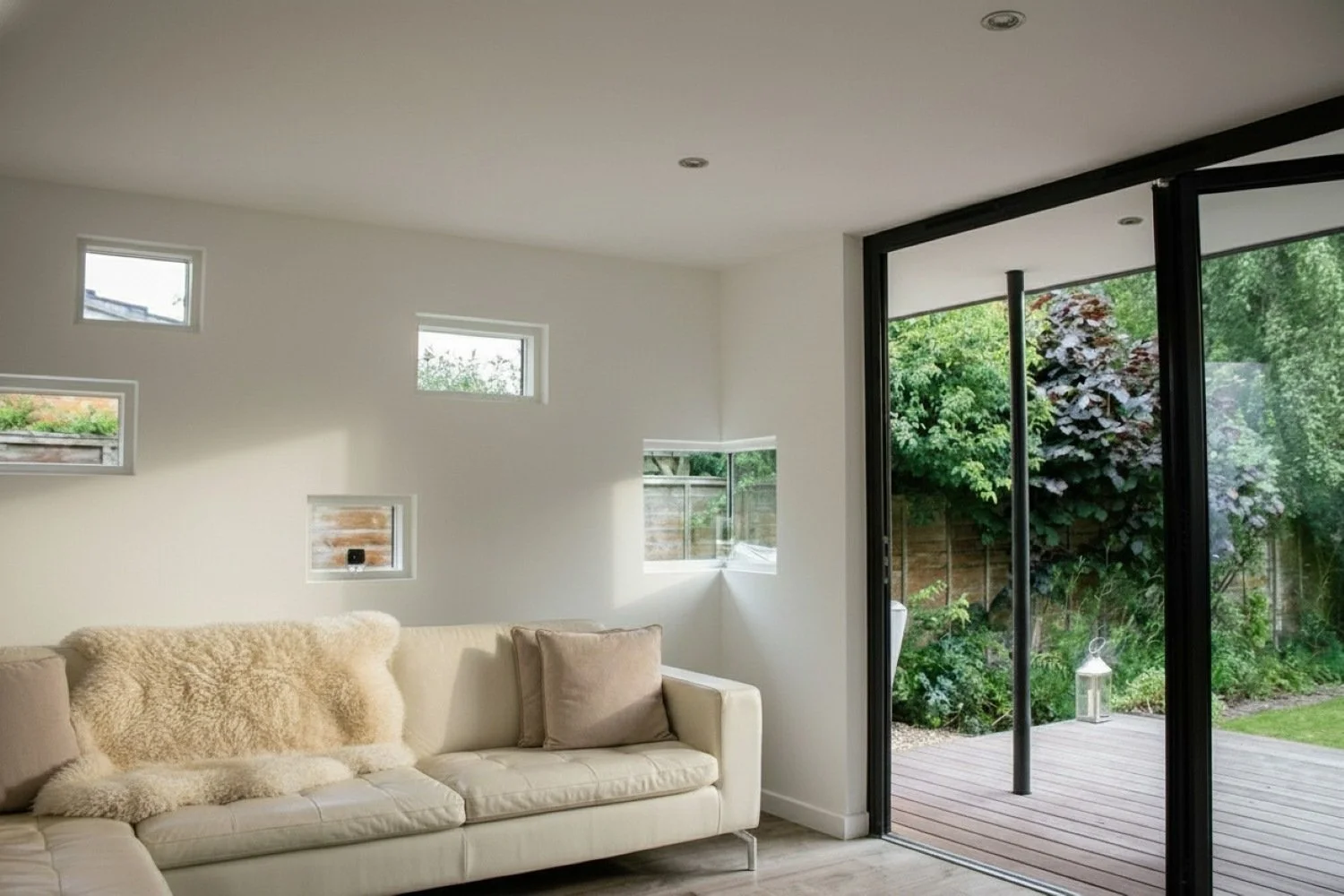 Contemporary house extension in Newbury, Berkshire, creating modern living spaces through high-quality residential architecture and thoughtful design - Edge Architecture