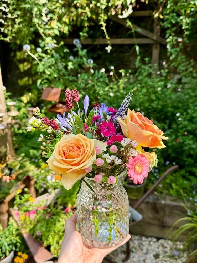 bright-seasonal-meadow-vase.jpg