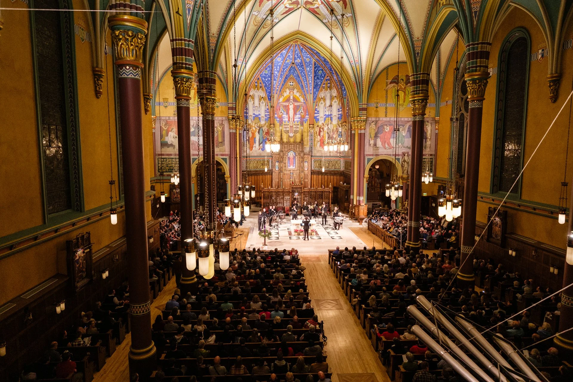 CathedralChristmas_23.jpg