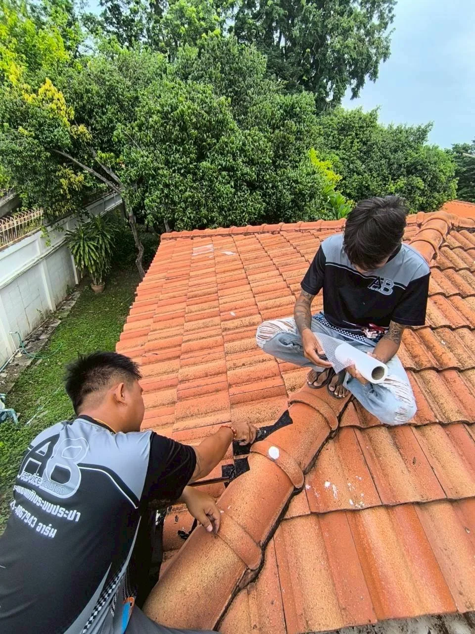 แก้ไขหลังคารั่วซึม